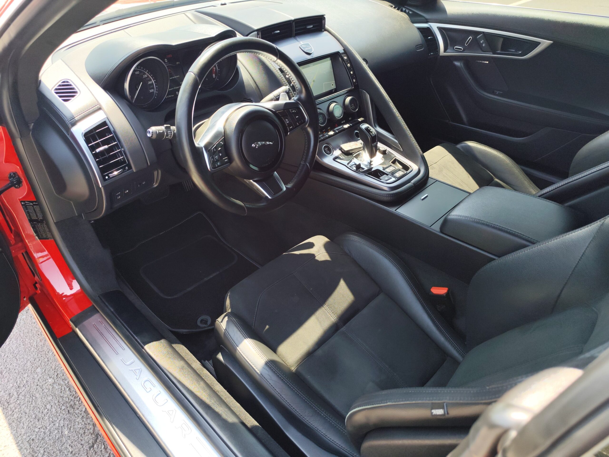 JAGUAR F-TYPE 2.0 GASOLINA 300 CV SOLO 71.000 KM 2018 AUTOMATICO