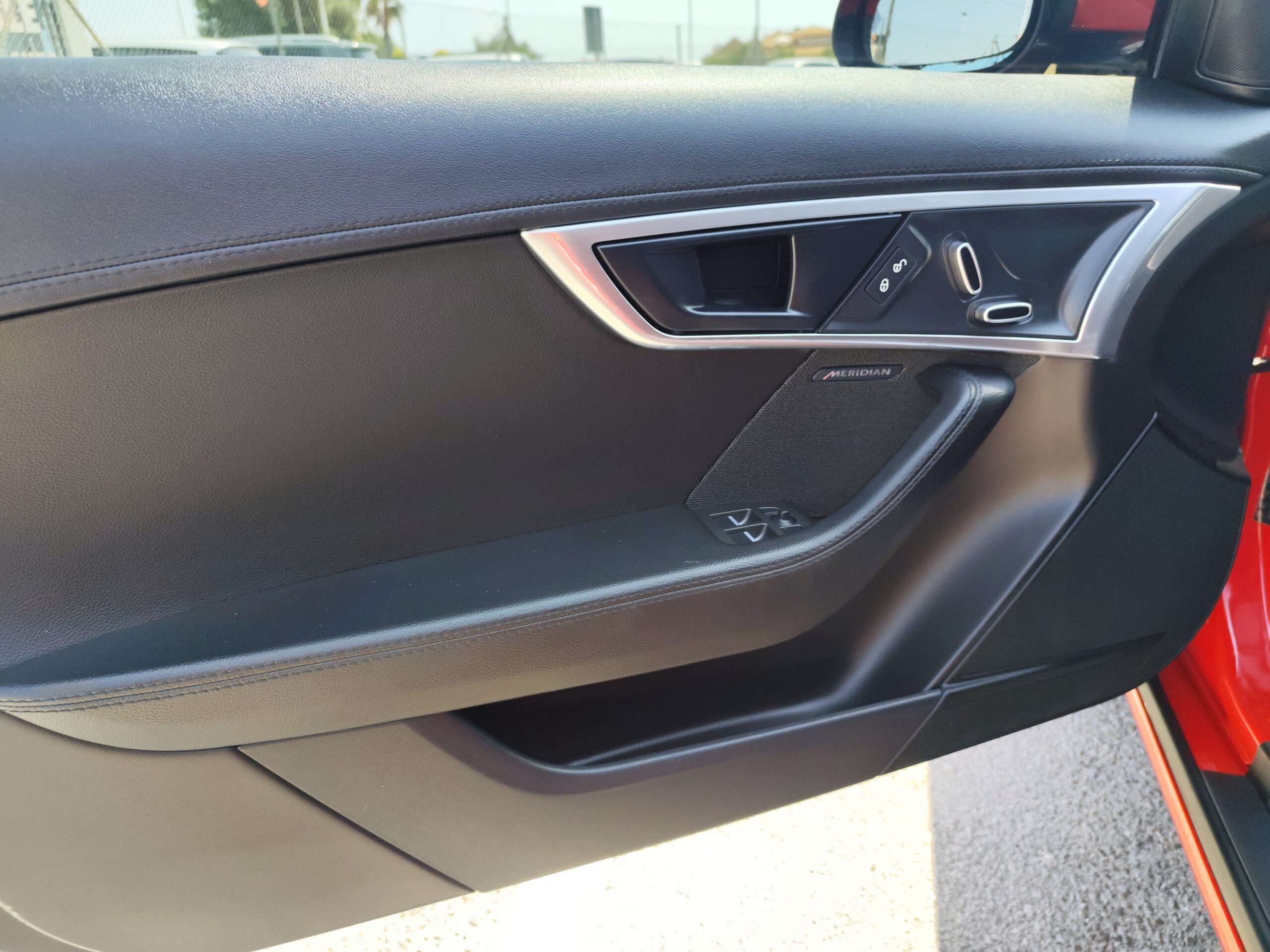 JAGUAR F-TYPE 2.0 GASOLINA 300 CV SOLO 71.000 KM 2018 AUTOMATICO