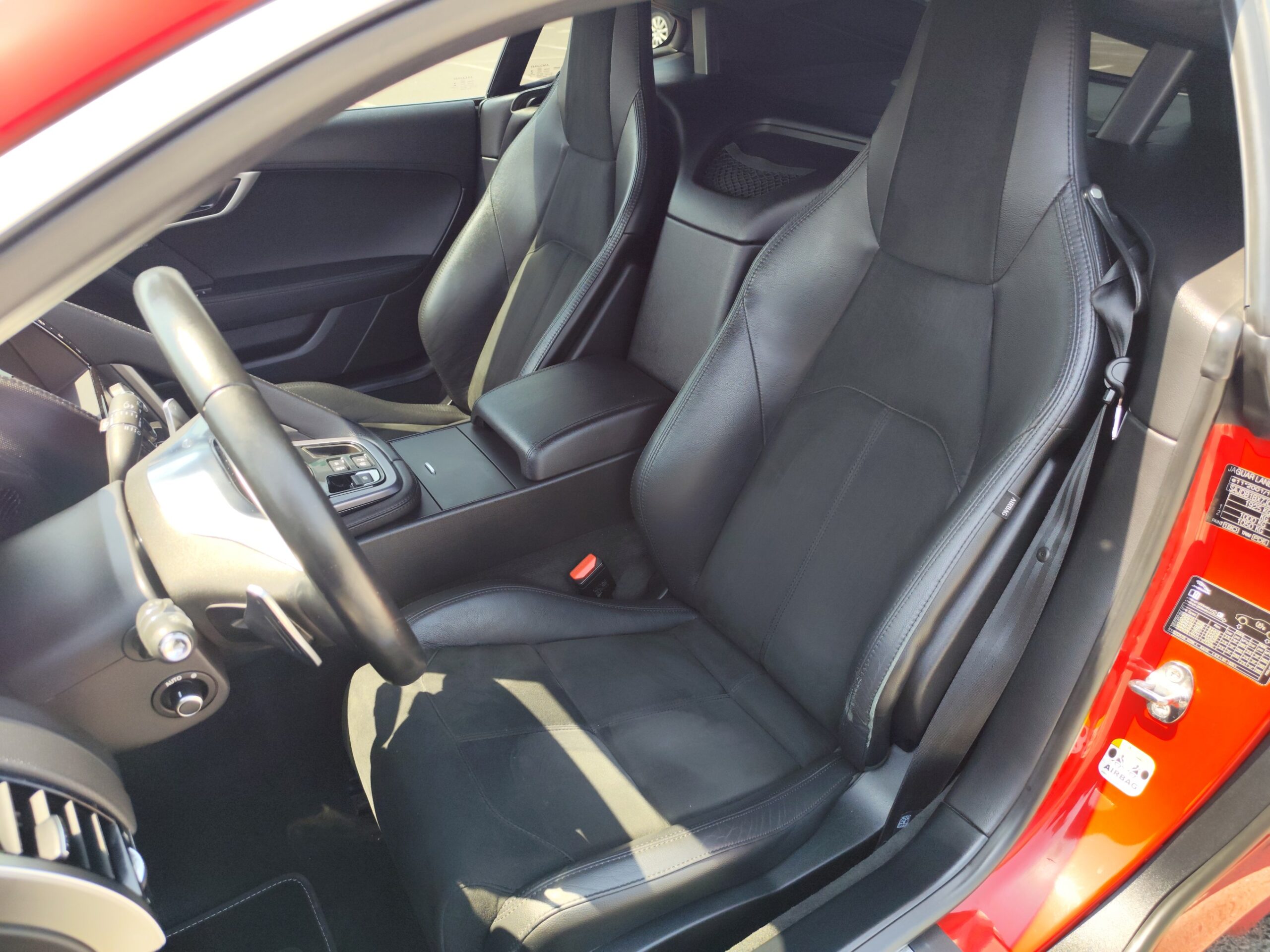 JAGUAR F-TYPE 2.0 GASOLINA 300 CV SOLO 71.000 KM 2018 AUTOMATICO