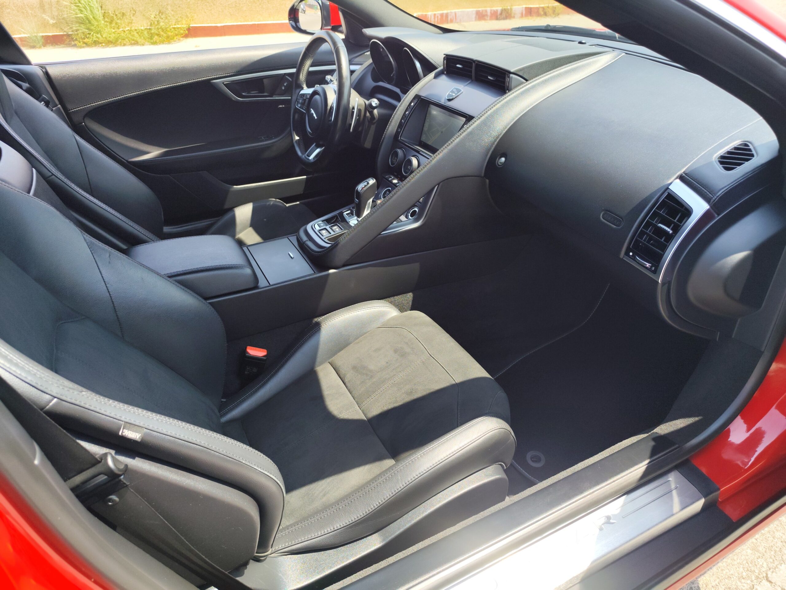 JAGUAR F-TYPE 2.0 GASOLINA 300 CV SOLO 71.000 KM 2018 AUTOMATICO