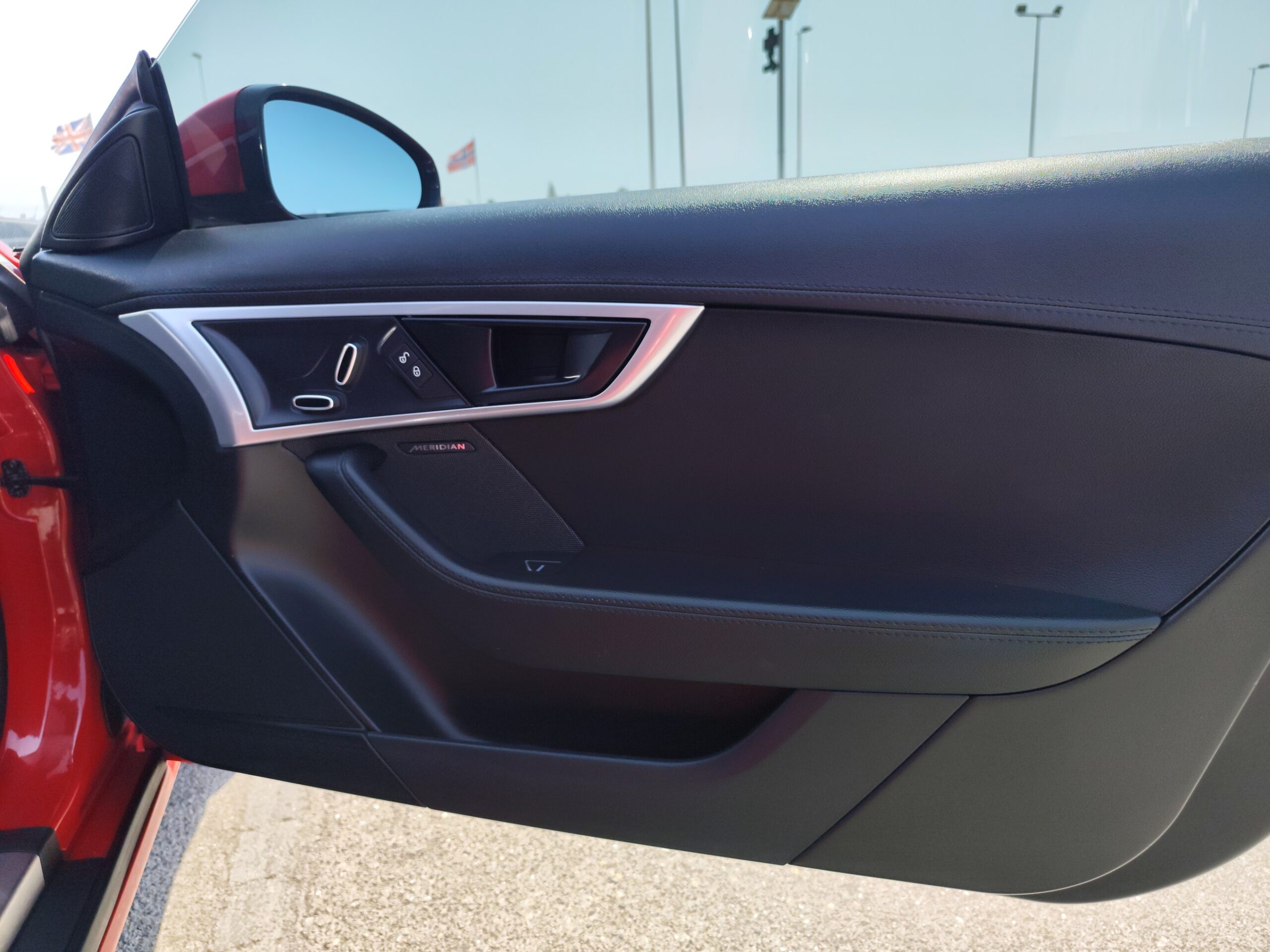 JAGUAR F-TYPE 2.0 GASOLINA 300 CV SOLO 71.000 KM 2018 AUTOMATICO