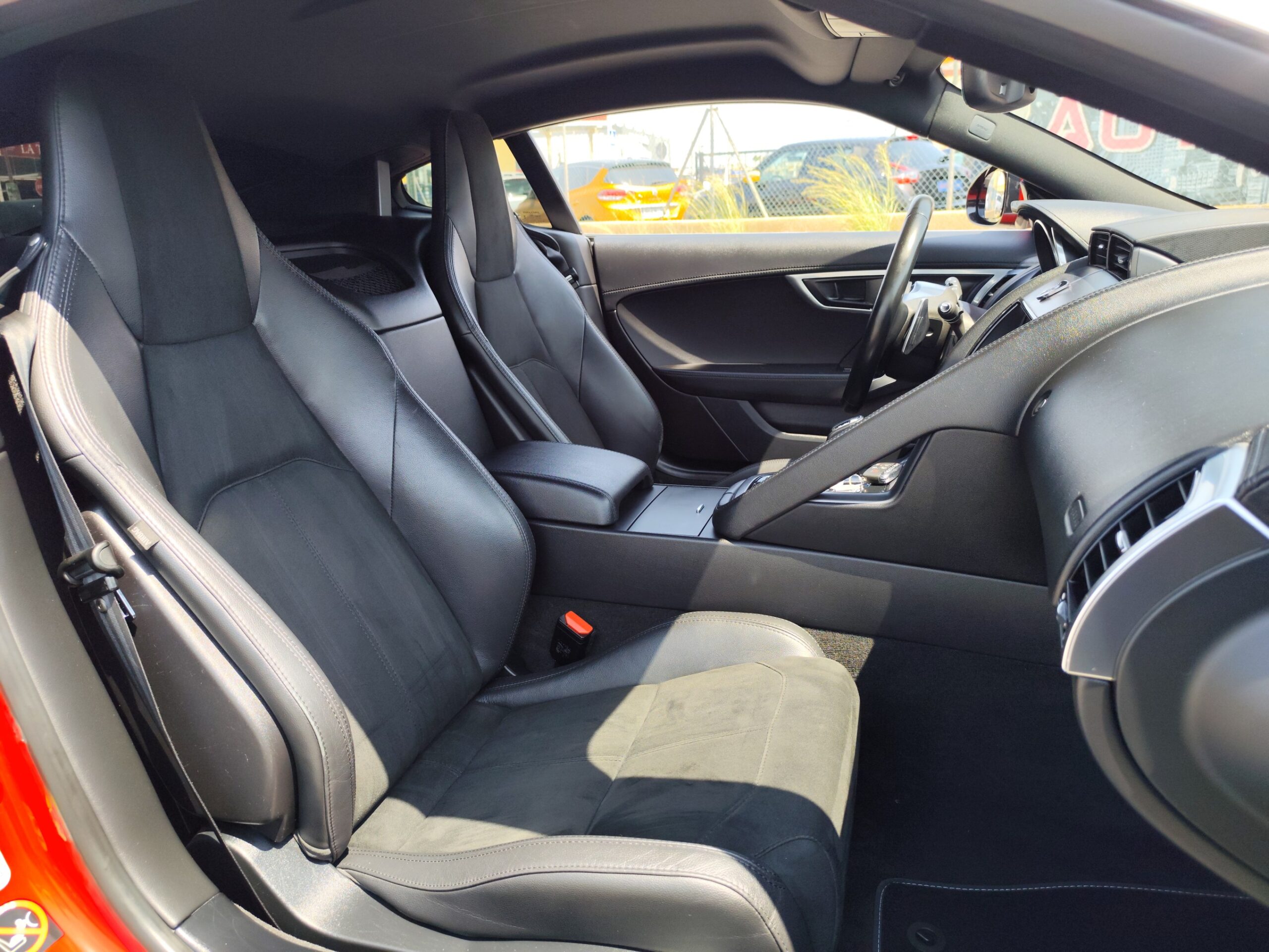 JAGUAR F-TYPE 2.0 GASOLINA 300 CV SOLO 71.000 KM 2018 AUTOMATICO