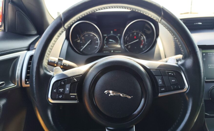 JAGUAR F-TYPE 2.0 GASOLINA 300 CV SOLO 71.000 KM 2018 AUTOMATICO