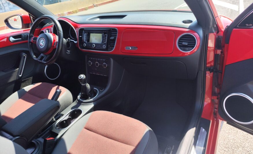 VOLKSWAGEN BEETLE 1.6 DIESEL 105 CV 2012 237.000 KM MANUAL