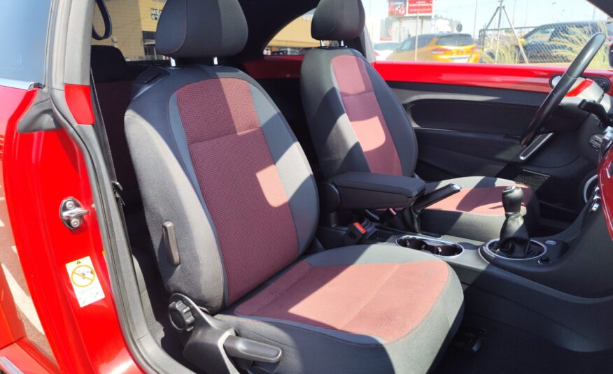 VOLKSWAGEN BEETLE 1.6 DIESEL 105 CV 2012 237.000 KM MANUAL