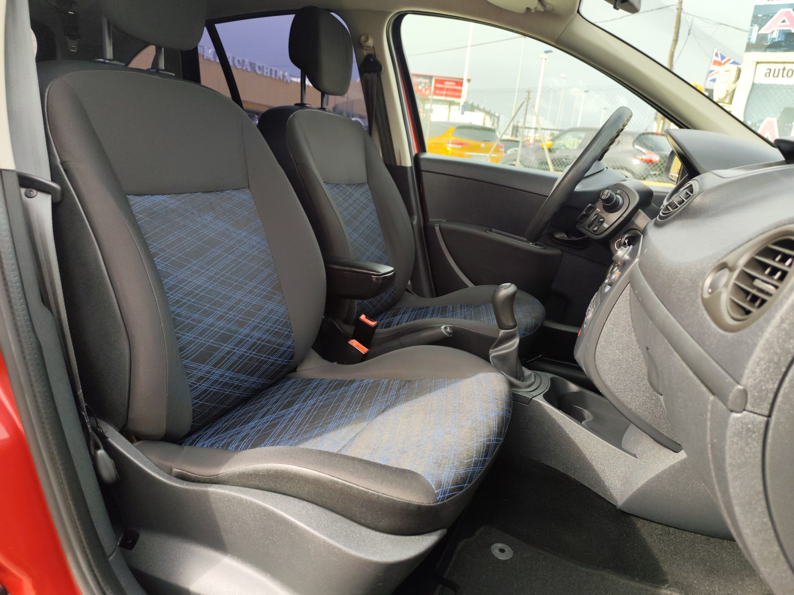 RENAULT CLIO 1.2 GASOLINA 75 CV 170.000 KM 2008 MANUAL