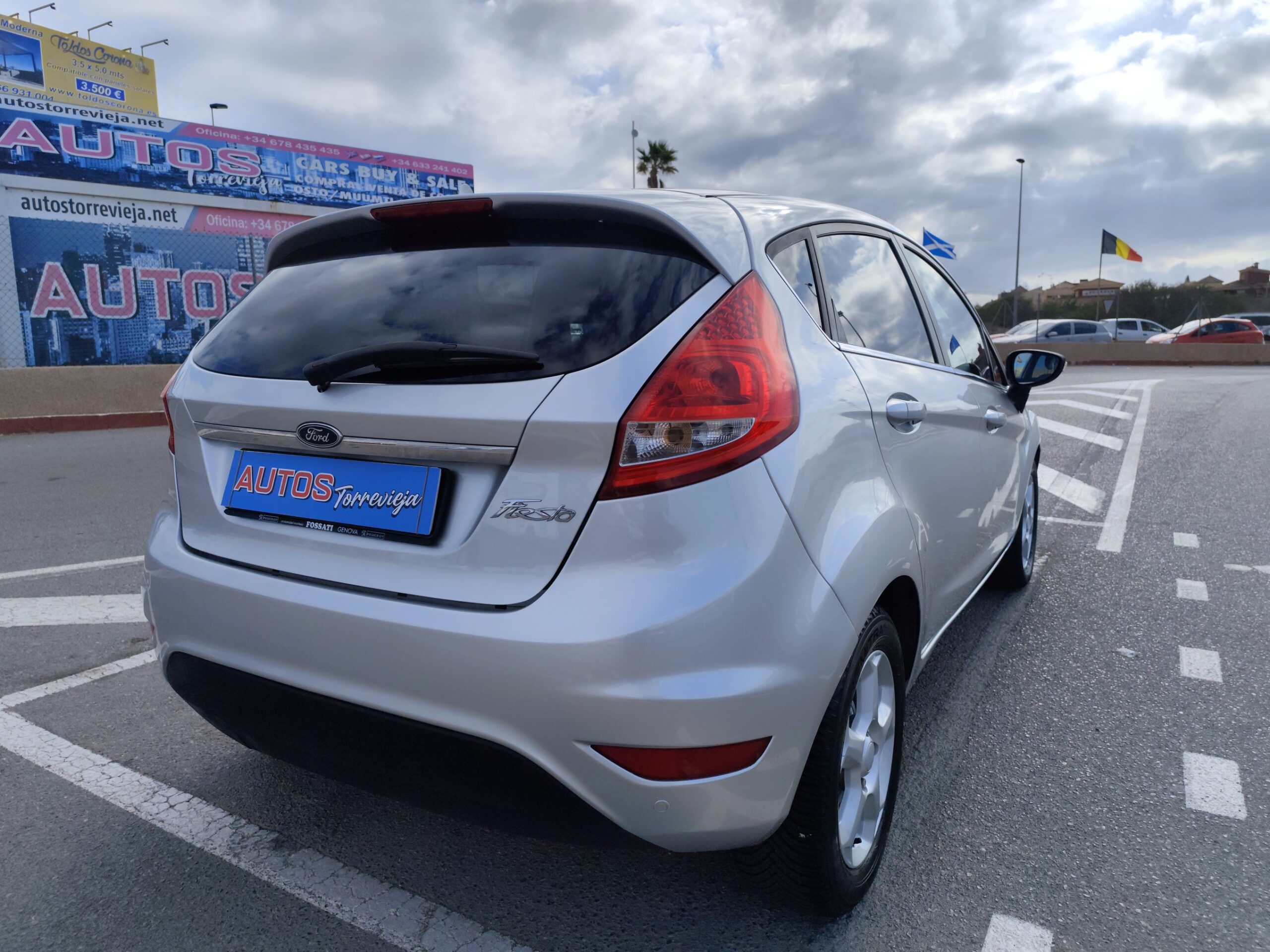 FORD FIESTA 1.4 GASOLINA 97 CV 167.000 KM 2010 AUTOMATICO