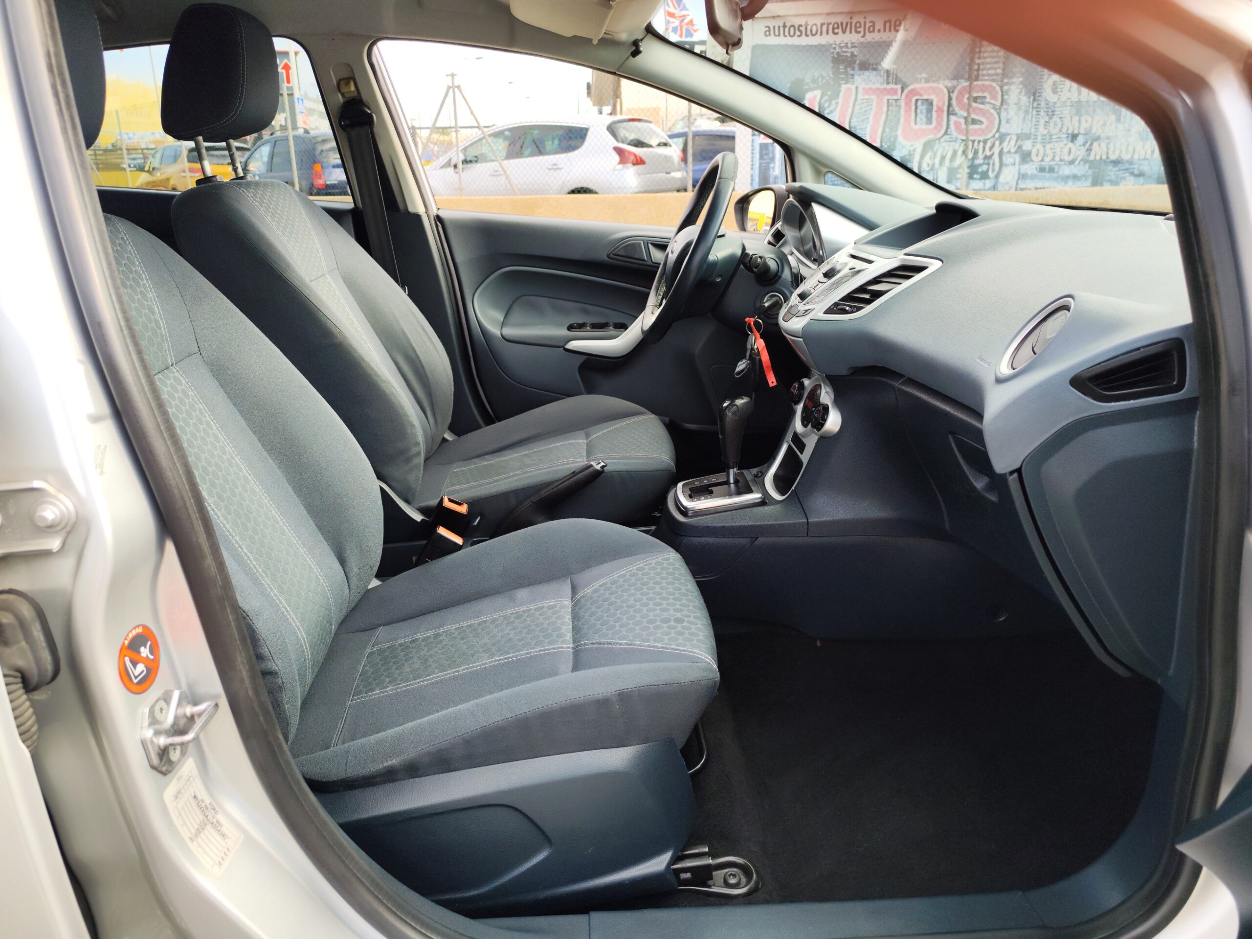 FORD FIESTA 1.4 GASOLINA 97 CV 167.000 KM 2010 AUTOMATICO