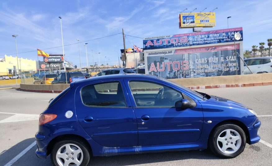 PEUEGTO 206 1.4 HDI DIESEL 68 CV 234.000 KM 2006 MANUAL