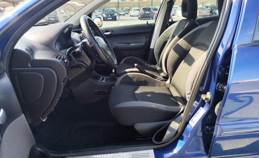 PEUEGTO 206 1.4 HDI DIESEL 68 CV 234.000 KM 2006 MANUAL