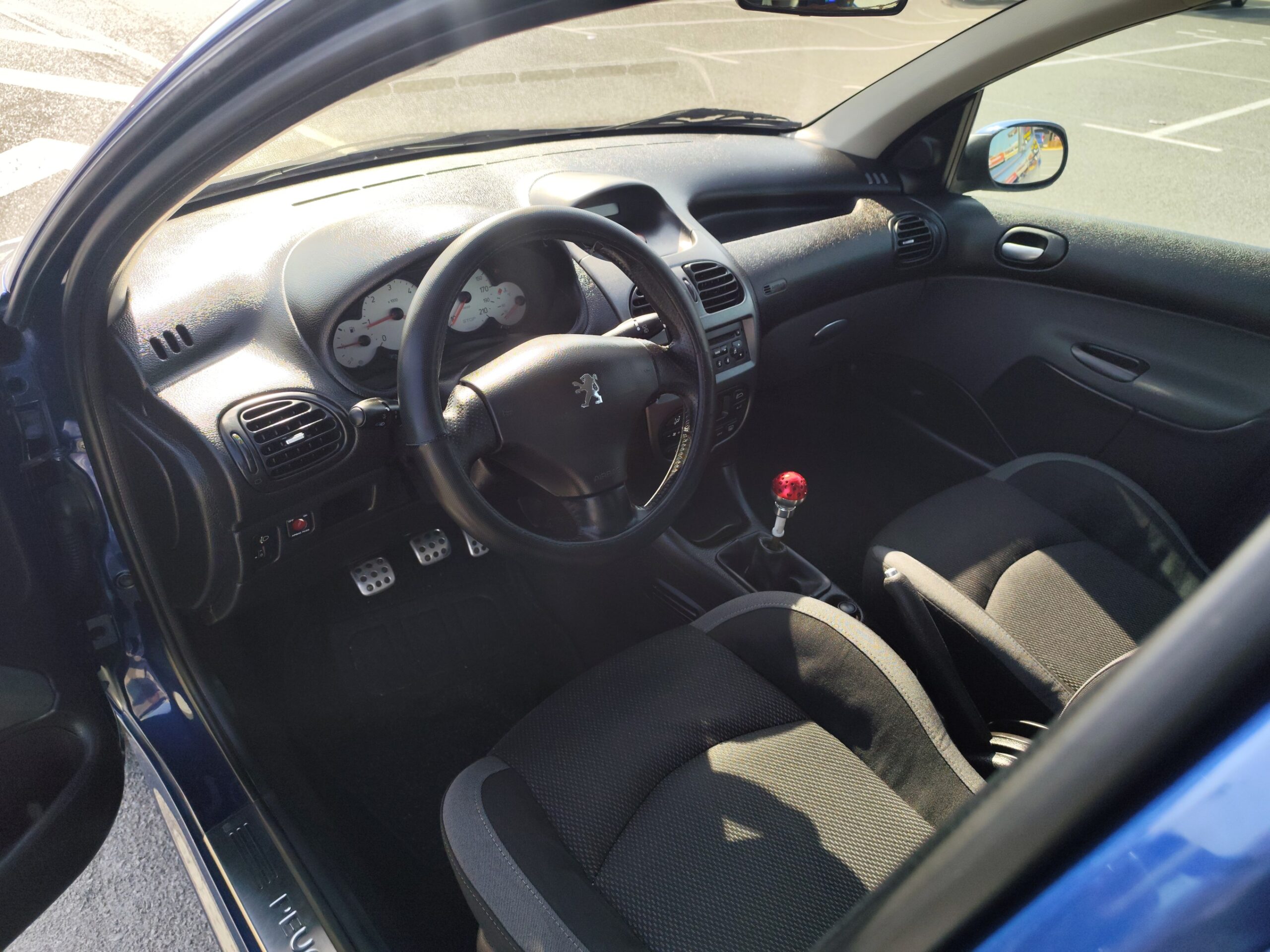 PEUEGTO 206 1.4 HDI DIESEL 68 CV 234.000 KM 2006 MANUAL