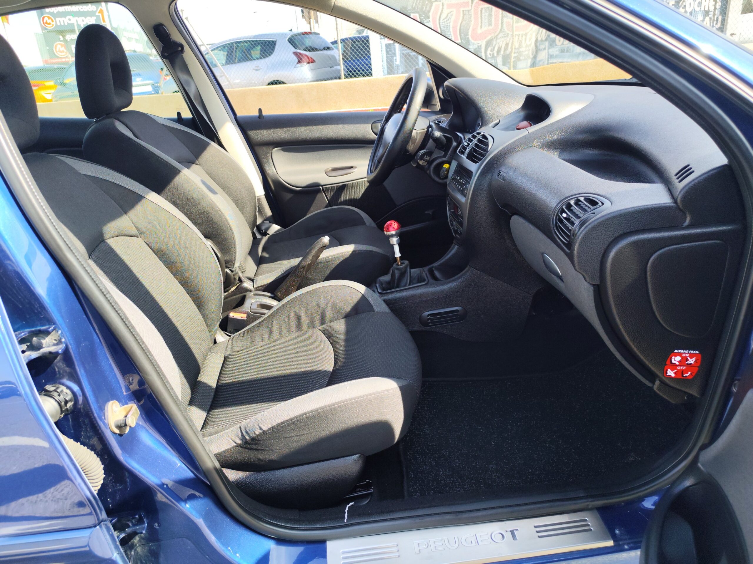 PEUEGTO 206 1.4 HDI DIESEL 68 CV 234.000 KM 2006 MANUAL