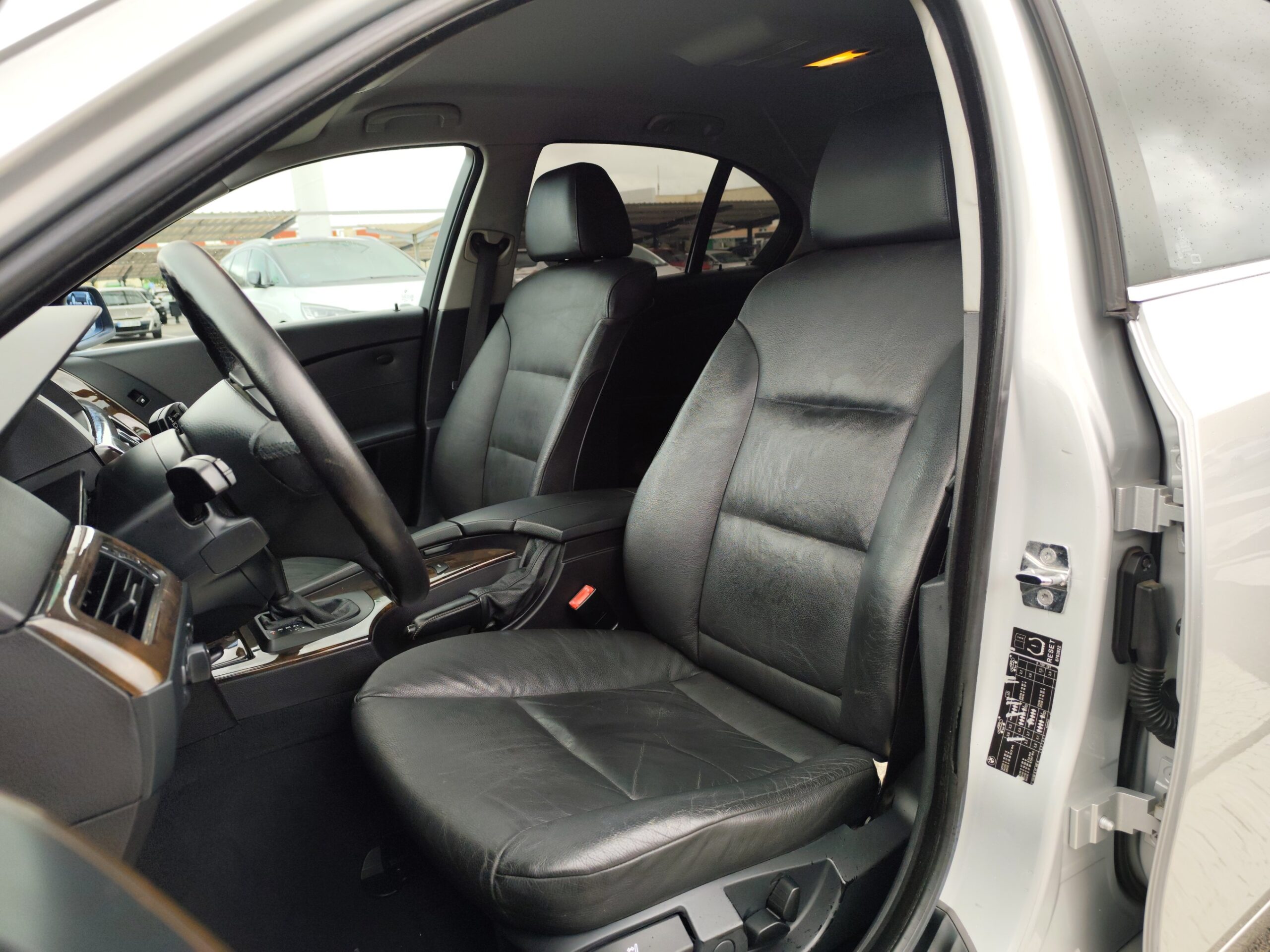 BMW 525i 2.5 GASOLINA 192 CV 2004 205.000 KM AUTOMATICO