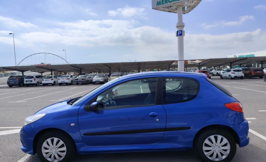 PEUGEOT 206+ 1.4 GASOLINA 75 CV 132.000 KM 2012 MANUAL