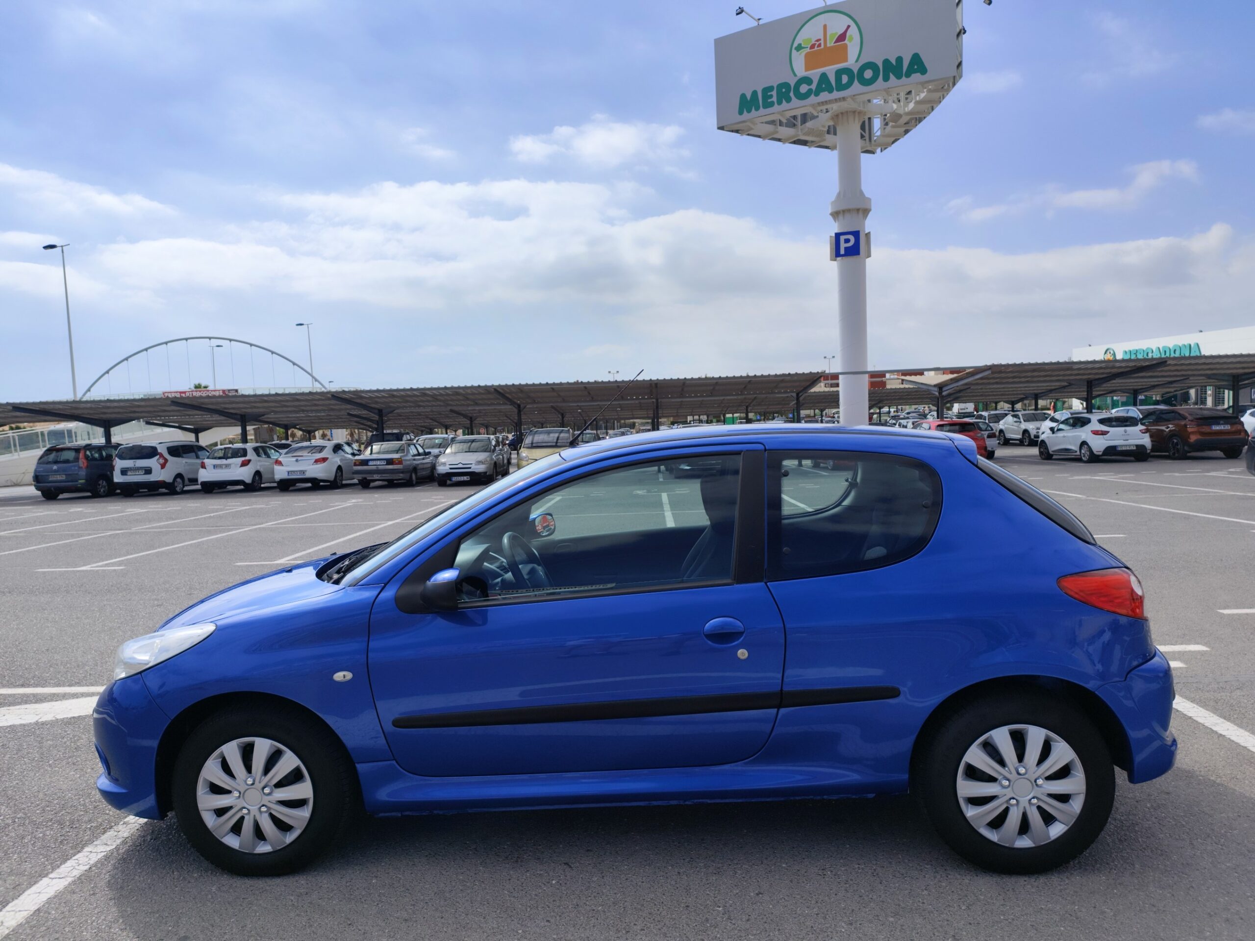 PEUGEOT 206+ 1.4 GASOLINA 75 CV 132.000 KM 2012 MANUAL