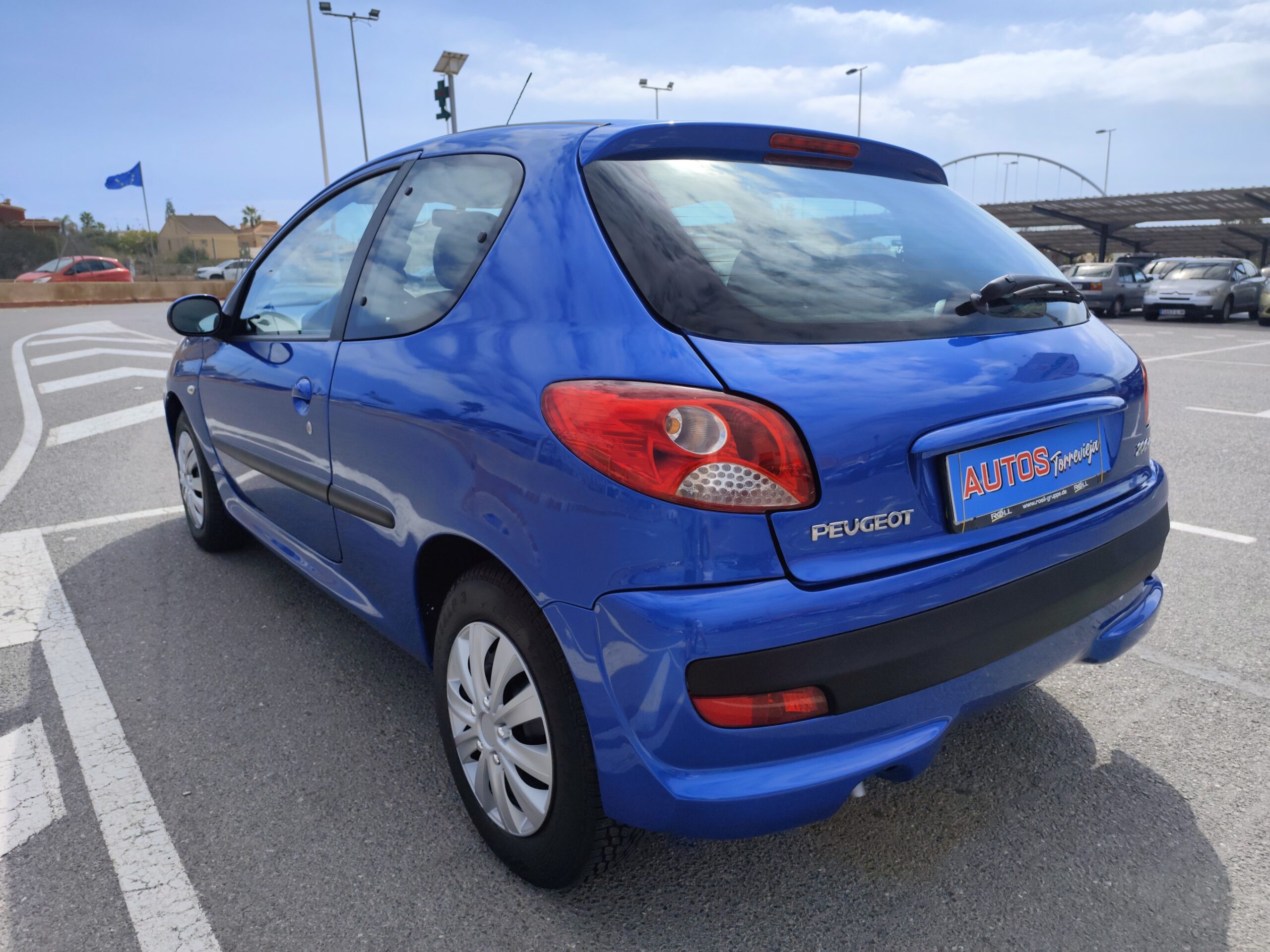 PEUGEOT 206+ 1.4 GASOLINA 75 CV 132.000 KM 2012 MANUAL