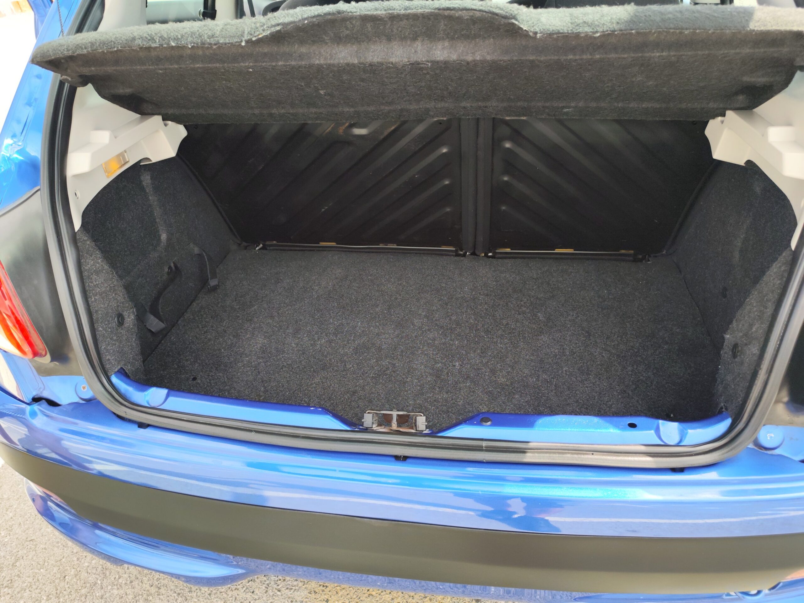 PEUGEOT 206+ 1.4 GASOLINA 75 CV 132.000 KM 2012 MANUAL