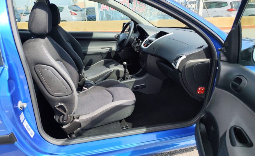 PEUGEOT 206+ 1.4 GASOLINA 75 CV 132.000 KM 2012 MANUAL
