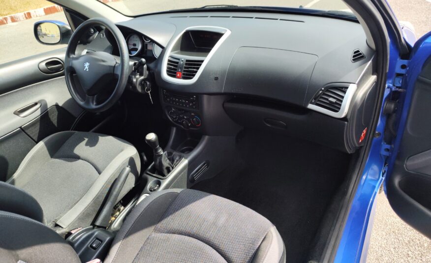 PEUGEOT 206+ 1.4 GASOLINA 75 CV 132.000 KM 2012 MANUAL