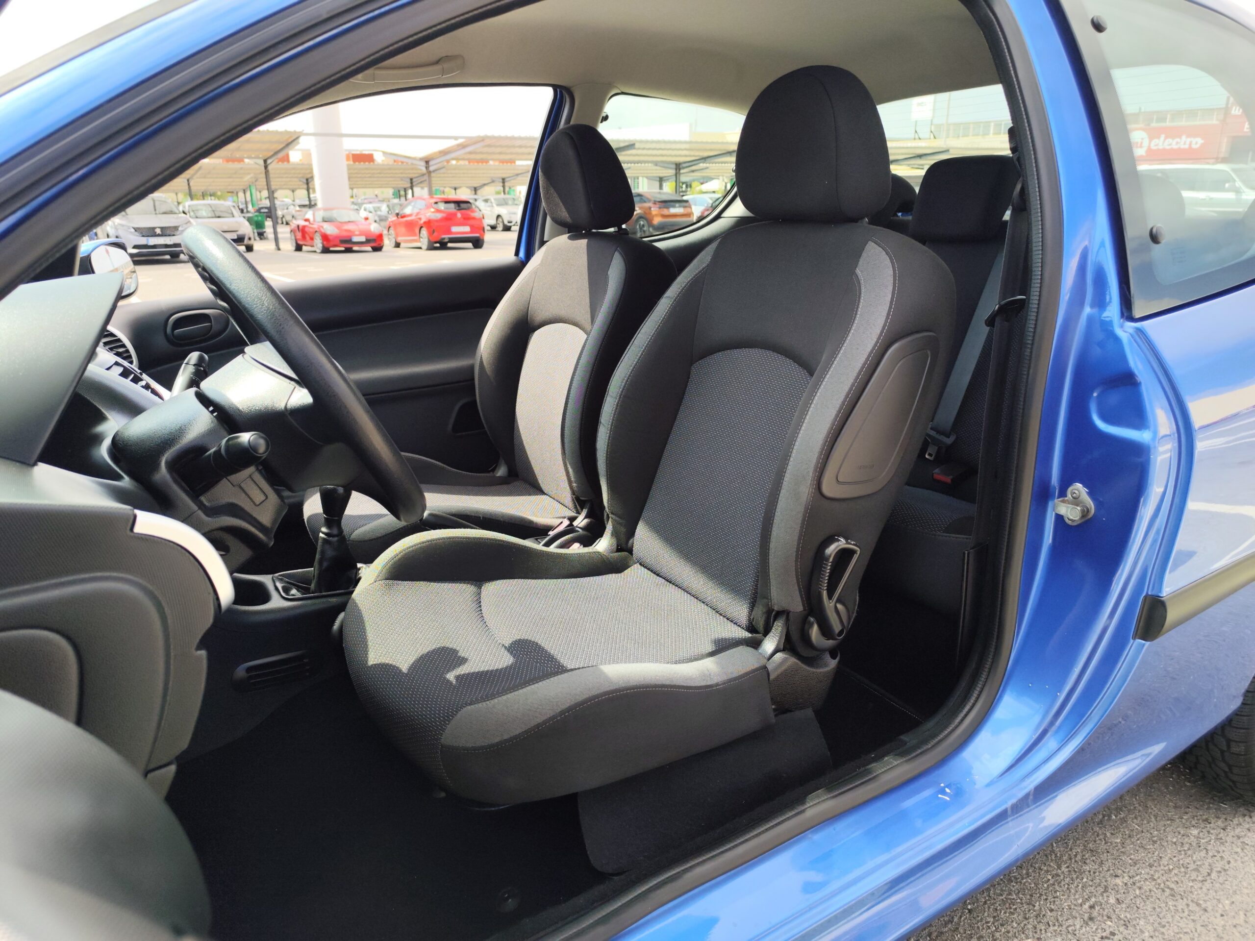 PEUGEOT 206+ 1.4 GASOLINA 75 CV 132.000 KM 2012 MANUAL