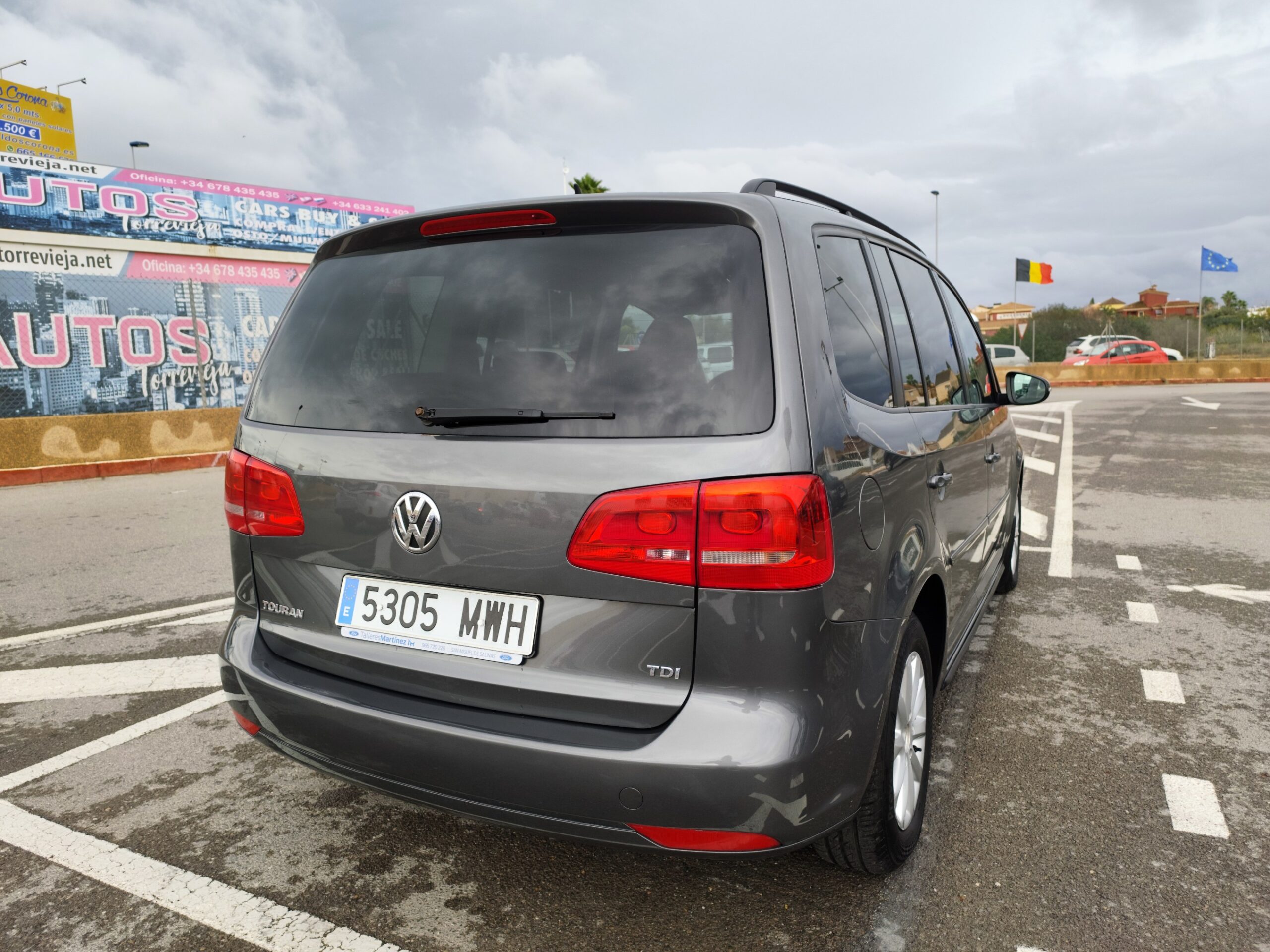 VOLKSWAGEN TOURAN 1.6 DIESEL 105 CV 2011 185.000 KM 7 PLAZAS AUTOMATICO