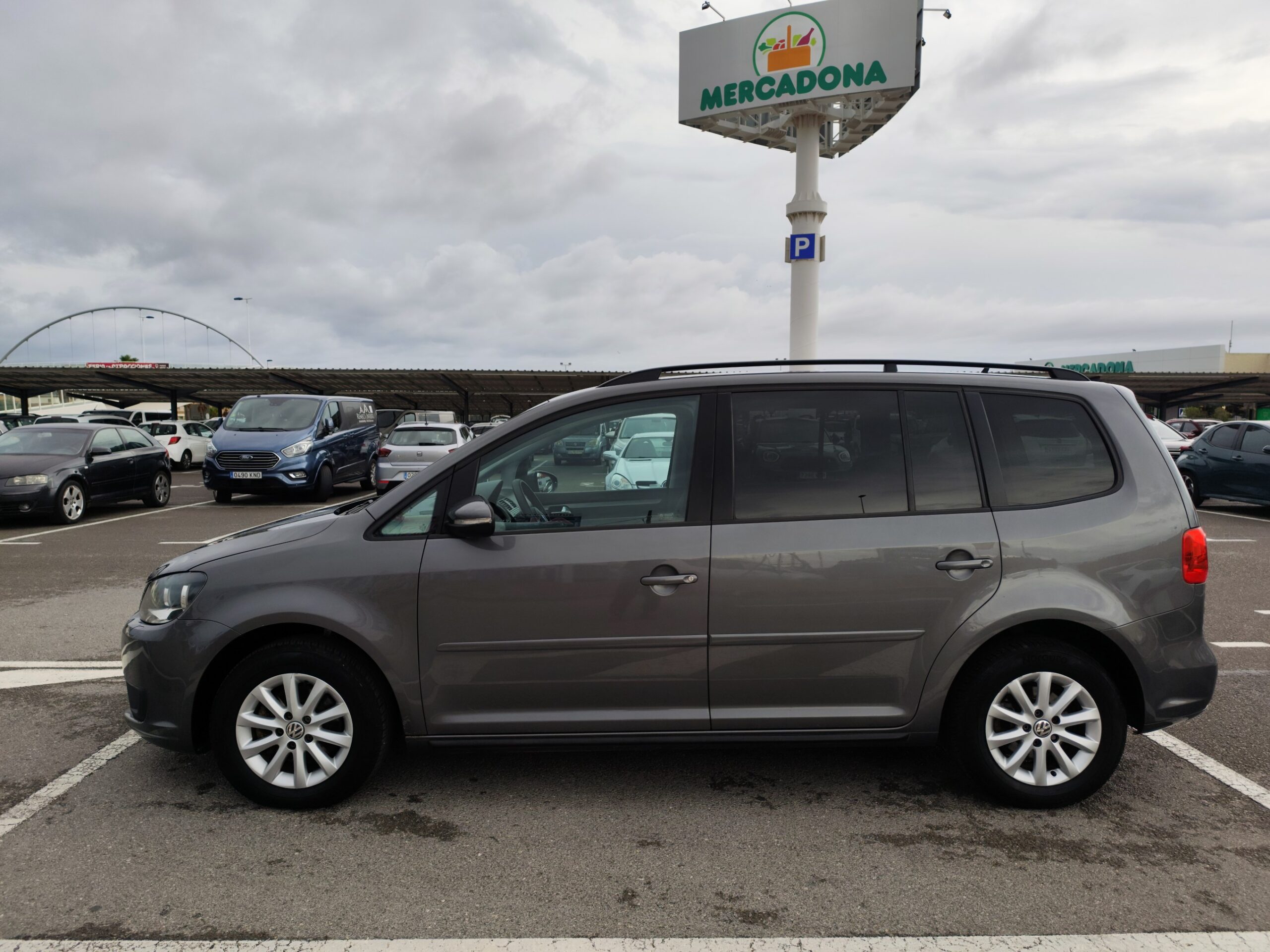 VOLKSWAGEN TOURAN 1.6 DIESEL 105 CV 2011 185.000 KM 7 PLAZAS AUTOMATICO