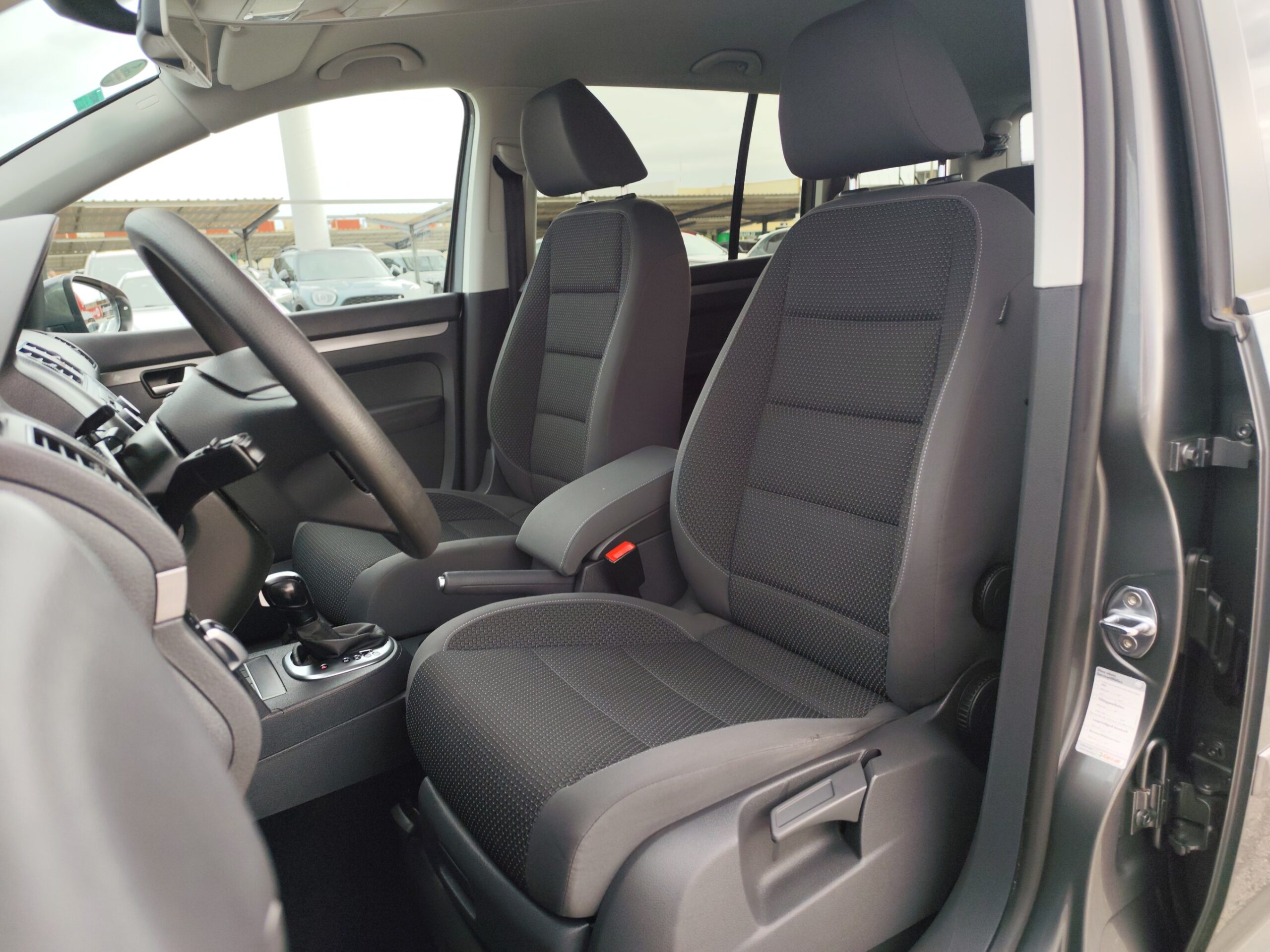 VOLKSWAGEN TOURAN 1.6 DIESEL 105 CV 2011 185.000 KM 7 PLAZAS AUTOMATICO