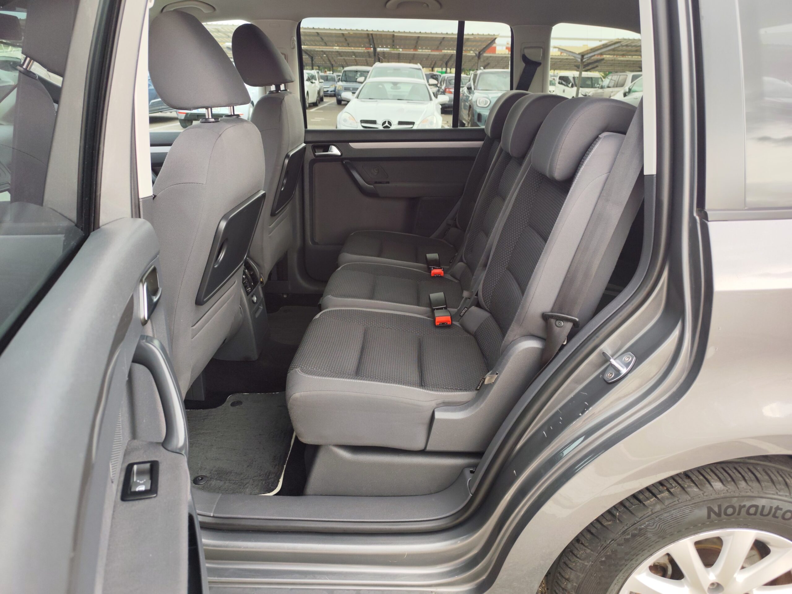 VOLKSWAGEN TOURAN 1.6 DIESEL 105 CV 2011 185.000 KM 7 PLAZAS AUTOMATICO