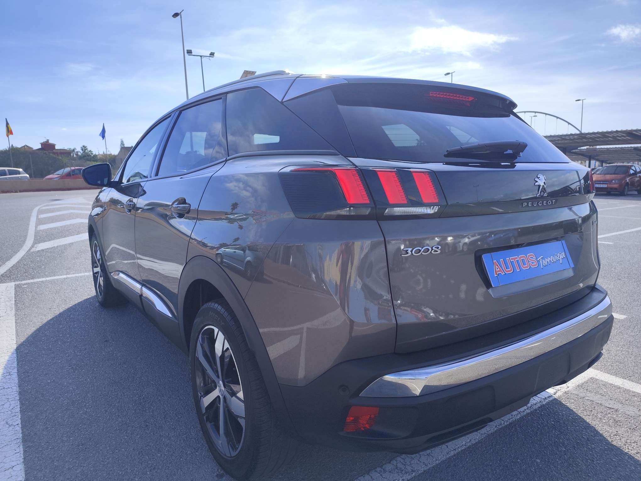 PEUGEOT 3008 1.2 GASOLINA 130 CV 2017 127.000 KM AUTOMATICO