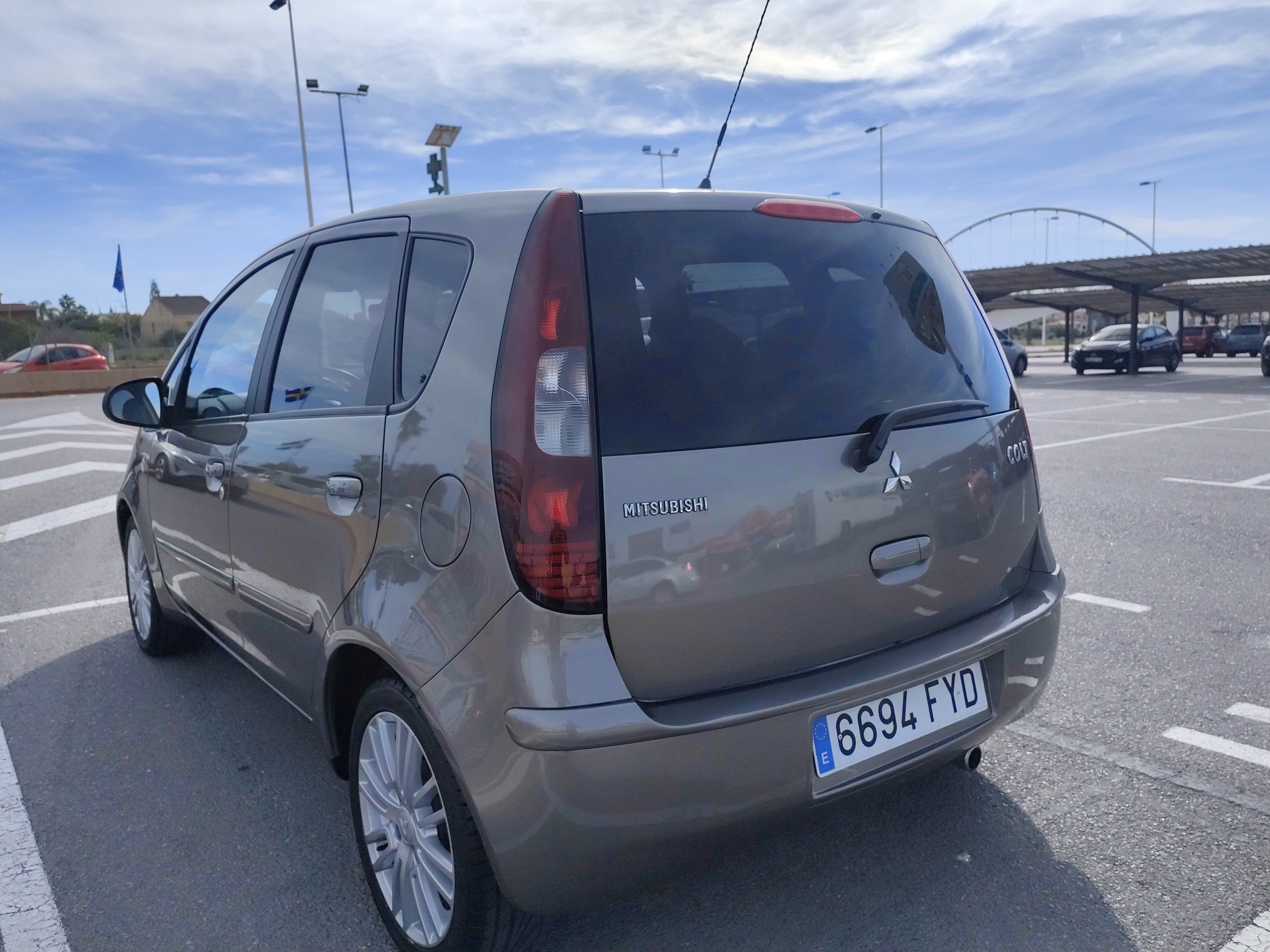 MITSUBISHI COLT 1.3 GASOLINA 95 CV 2007 151.000 KM MANUAL