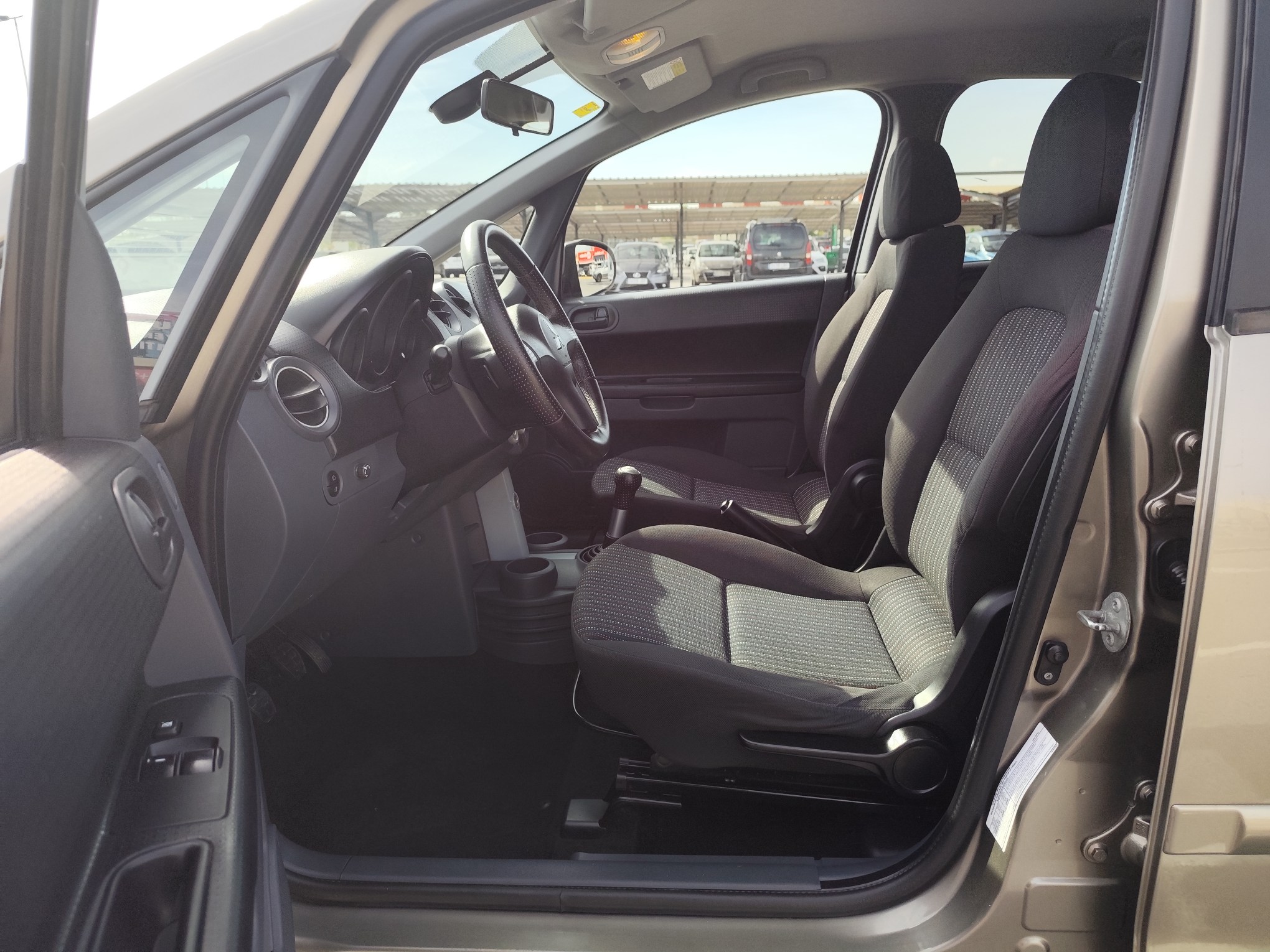 MITSUBISHI COLT 1.3 GASOLINA 95 CV 2007 151.000 KM MANUAL