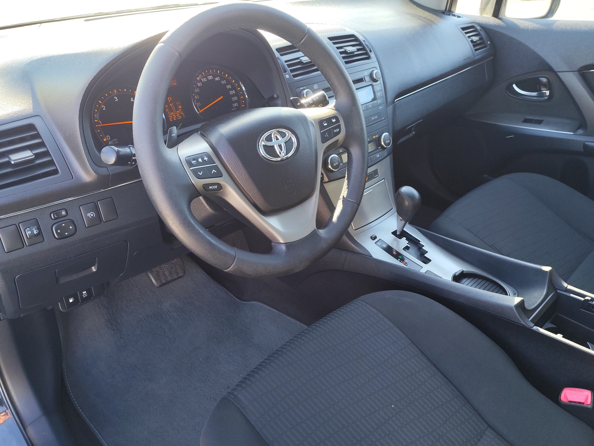 TOYOTA AVENSIS 2.2 DIESEL 150 CV 238.000 KM 2010 AUTOMATICO