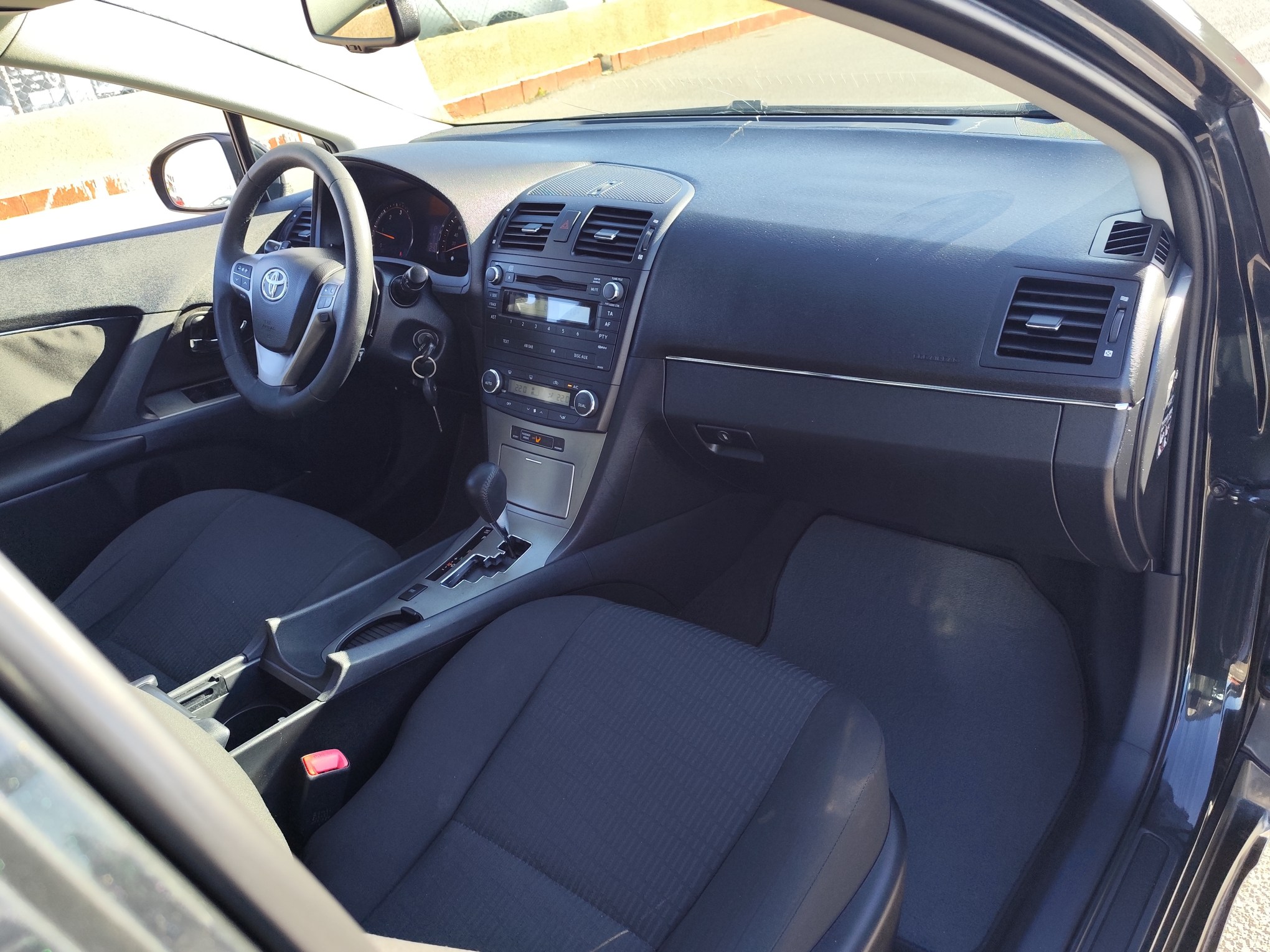 TOYOTA AVENSIS 2.2 DIESEL 150 CV 238.000 KM 2010 AUTOMATICO