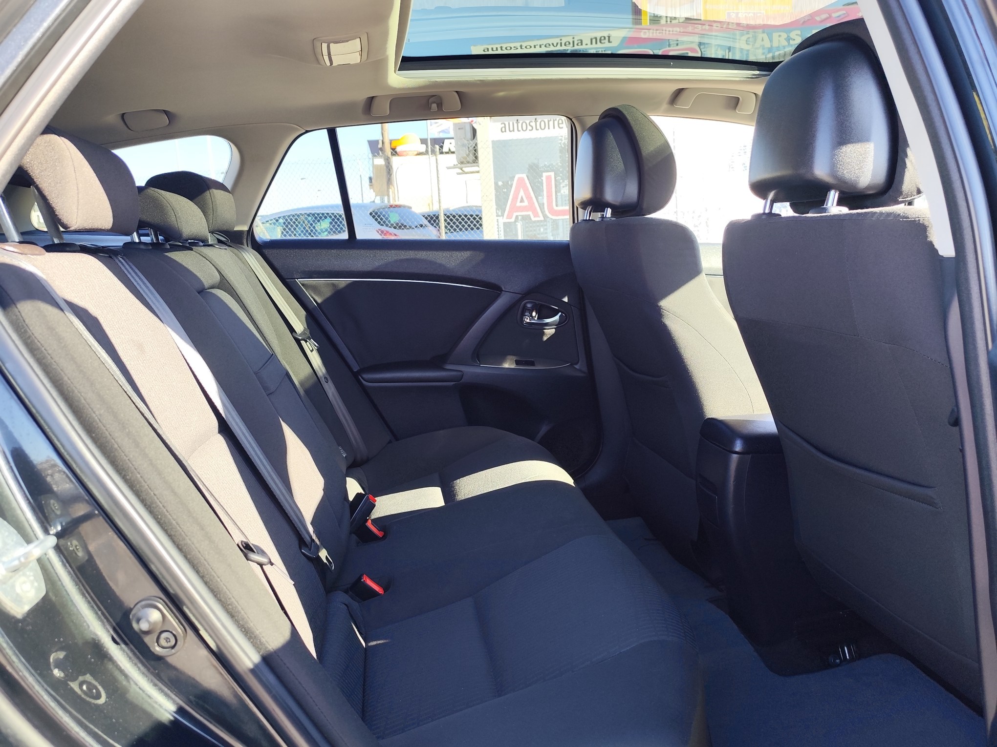 TOYOTA AVENSIS 2.2 DIESEL 150 CV 238.000 KM 2010 AUTOMATICO