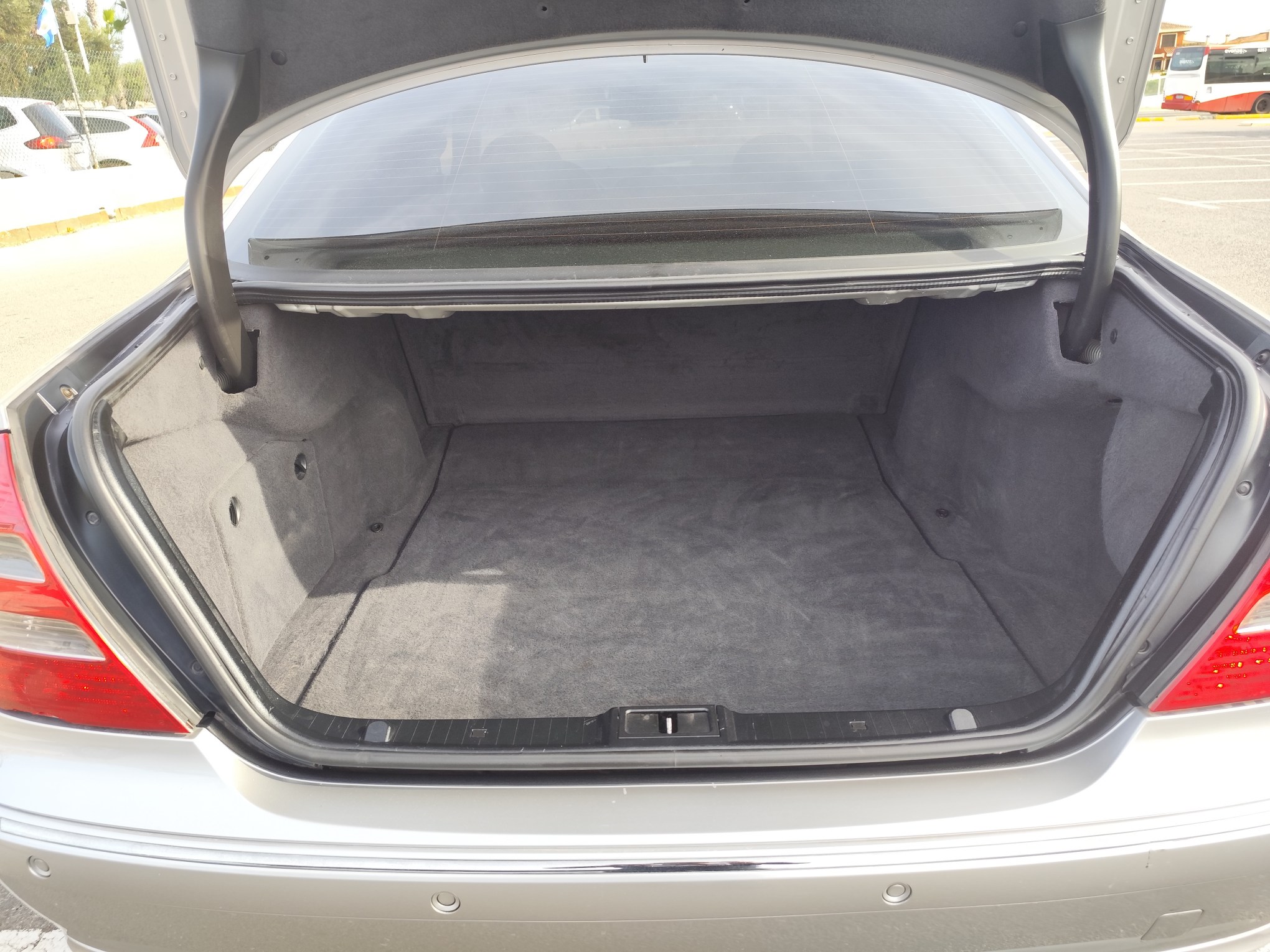 MERCEDES-BENZ E270 2.7 DIESEL 177 CV 2003 221.000 KM AUTOMATICO