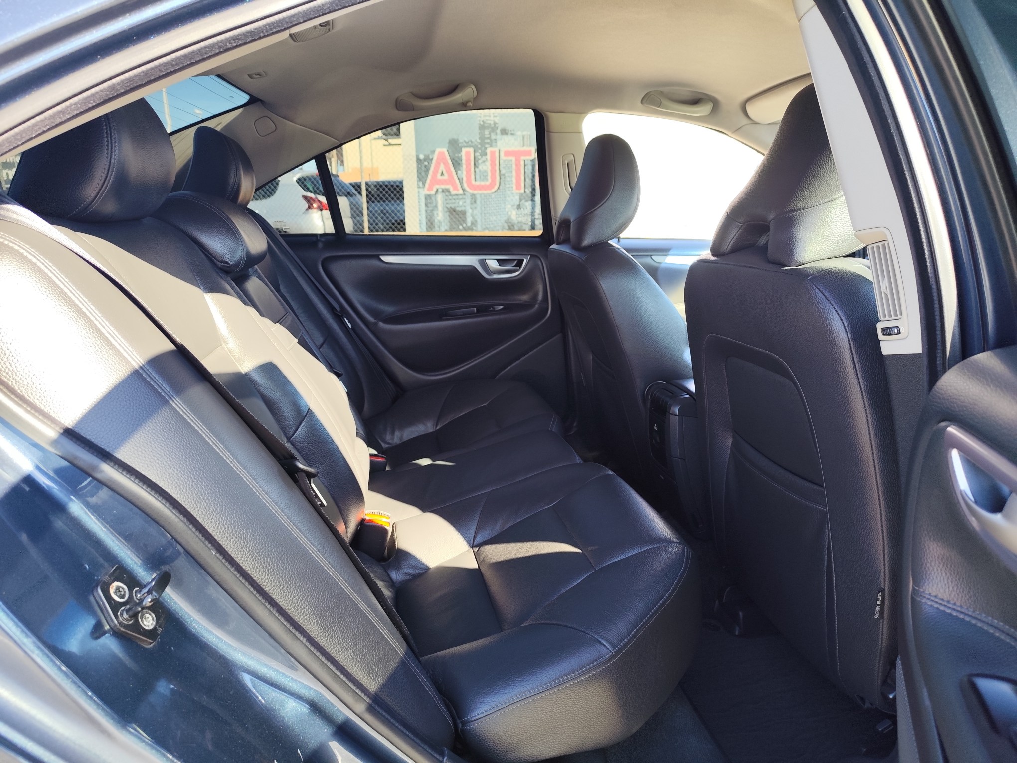 VOLVO S-60 2.4 DIESEL 163 CV 189.000 KM 2006 AUTOMATICO