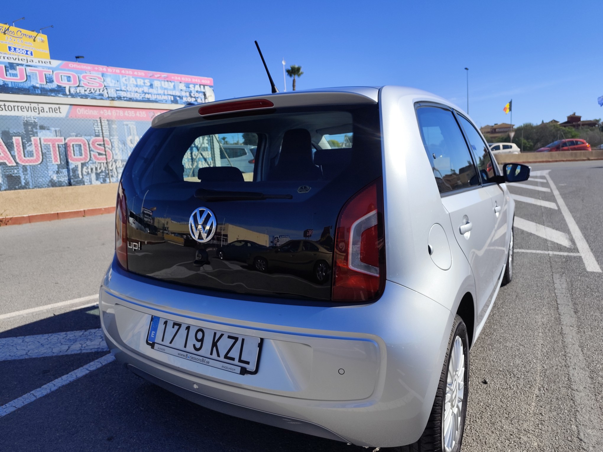 VOLKSWAGEN UP 1.0 GASOLINA 75 CV SOLO 35.000 KM 2016 MANUAL