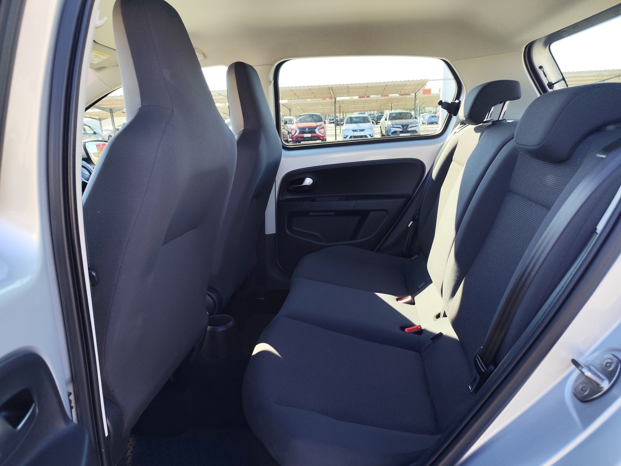 VOLKSWAGEN UP 1.0 GASOLINA 75 CV SOLO 35.000 KM 2016 MANUAL