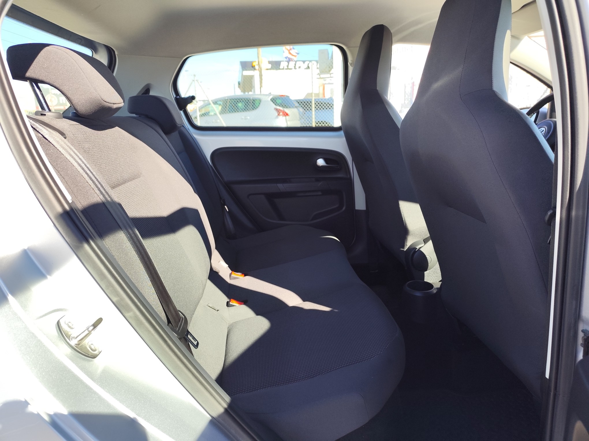 VOLKSWAGEN UP 1.0 GASOLINA 75 CV SOLO 35.000 KM 2016 MANUAL