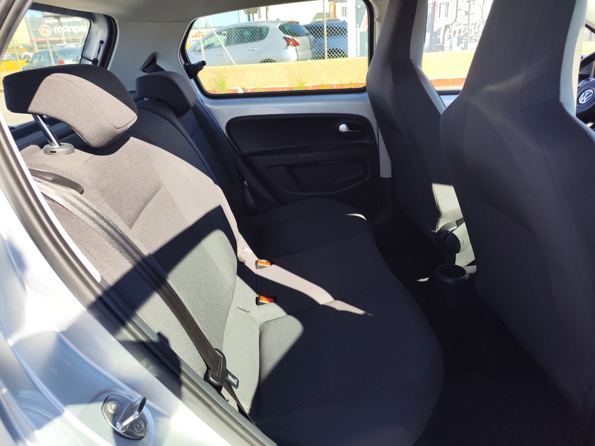 VOLKSWAGEN UP 1.0 GASOLINA 75 CV SOLO 35.000 KM 2016 MANUAL