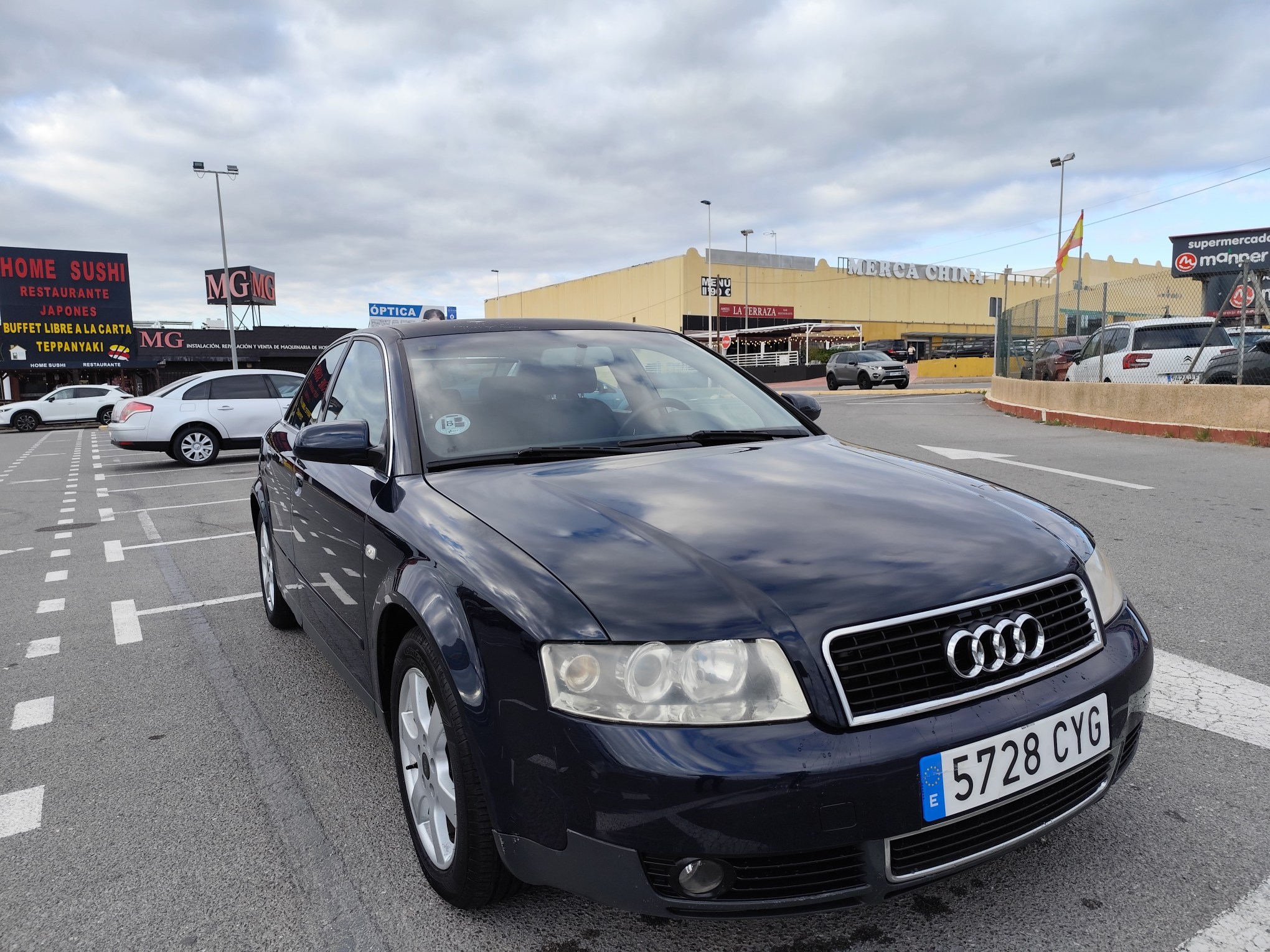 AUDI A-4 2.0 GASOLINA 130 CV 2004 233.000 KM MANUAL