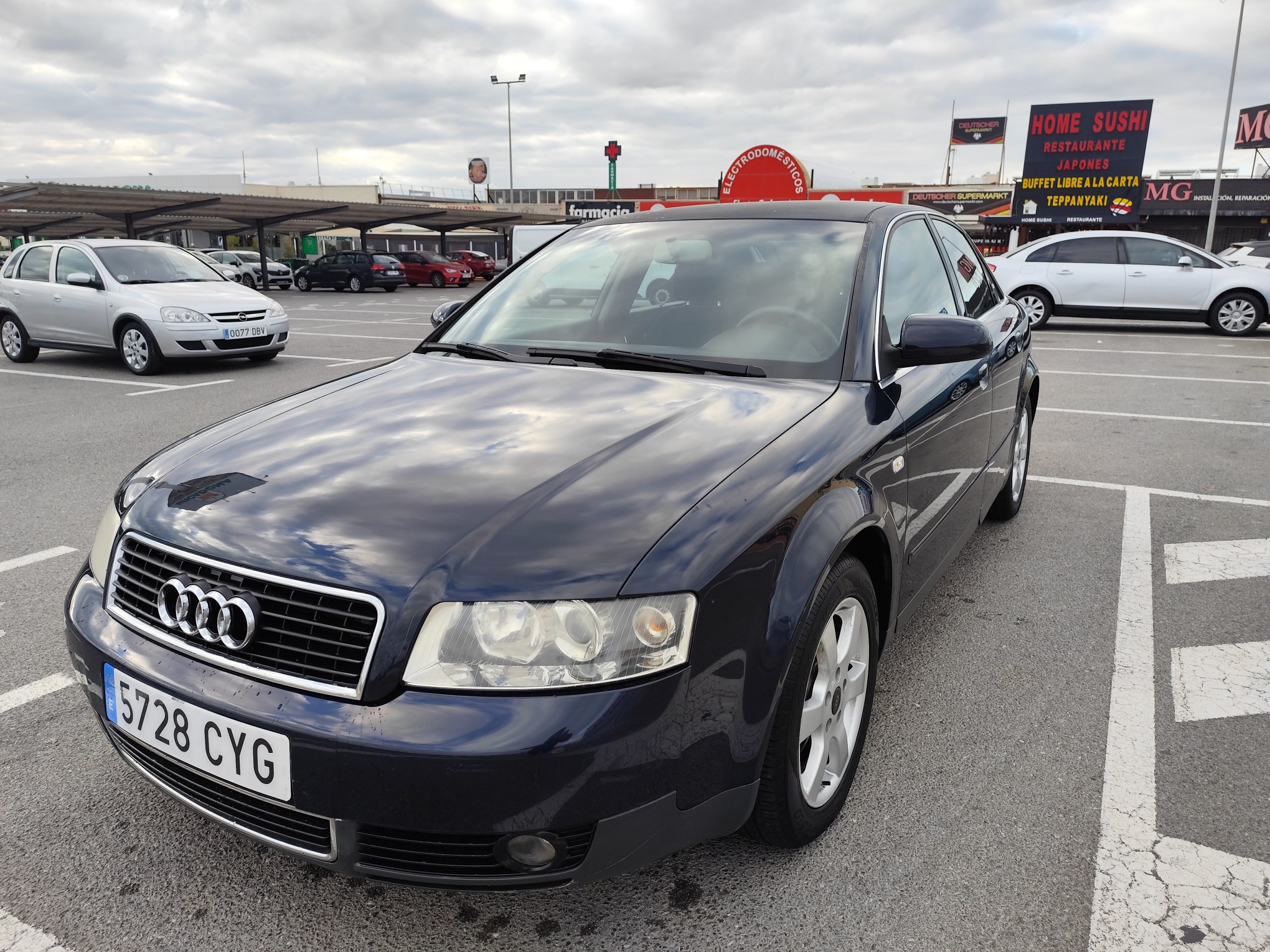 AUDI A-4 2.0 GASOLINA 130 CV 2004 233.000 KM MANUAL