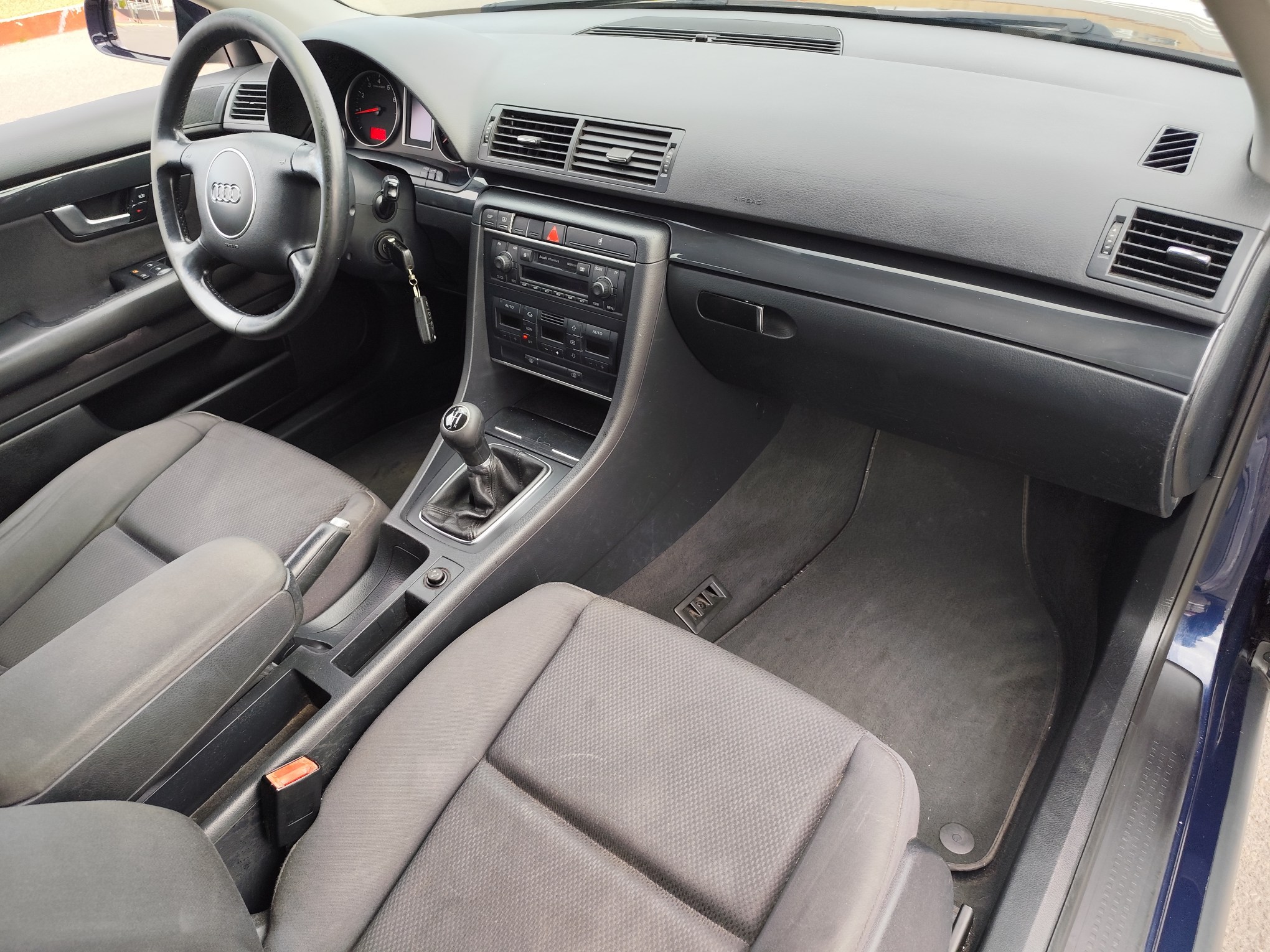 AUDI A-4 2.0 GASOLINA 130 CV 2004 233.000 KM MANUAL