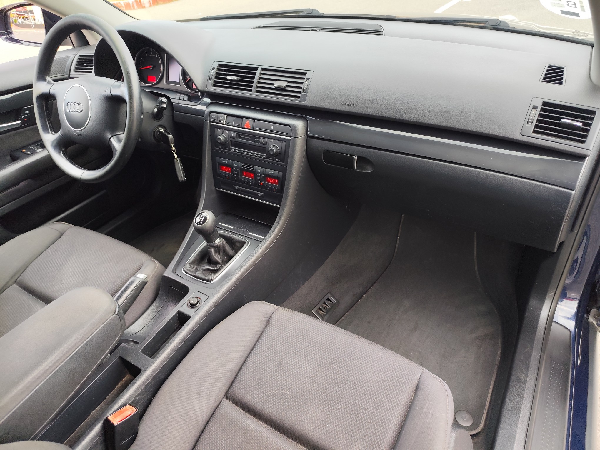 AUDI A-4 2.0 GASOLINA 130 CV 2004 233.000 KM MANUAL