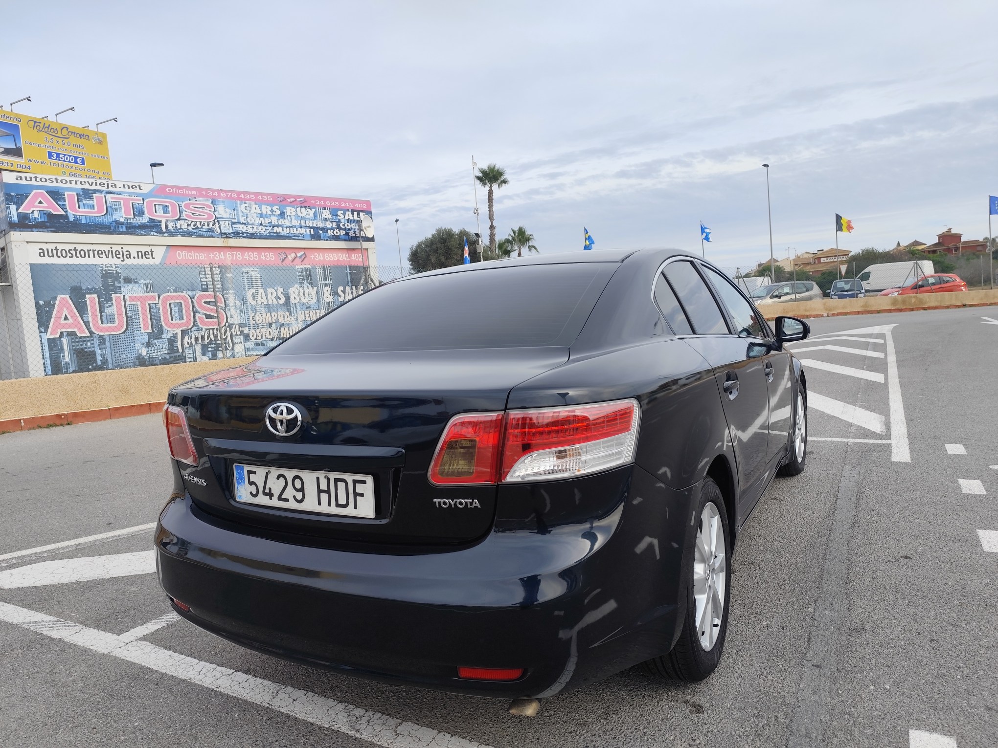 TOYOTA AVENSIS 2.0 DIESEL 126 CV 213.000 KM 2011 MANUAL