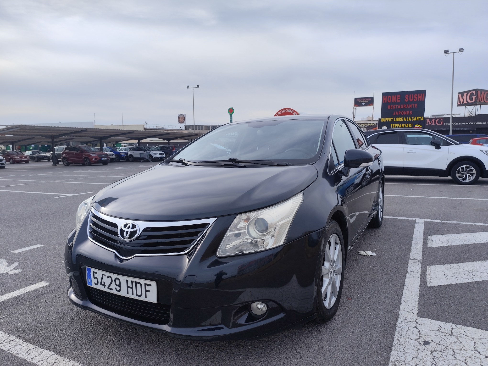 TOYOTA AVENSIS 2.0 DIESEL 126 CV 213.000 KM 2011 MANUAL