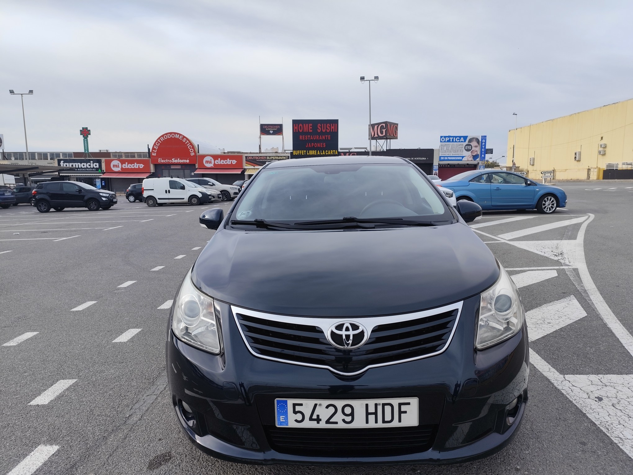 TOYOTA AVENSIS 2.0 DIESEL 126 CV 213.000 KM 2011 MANUAL