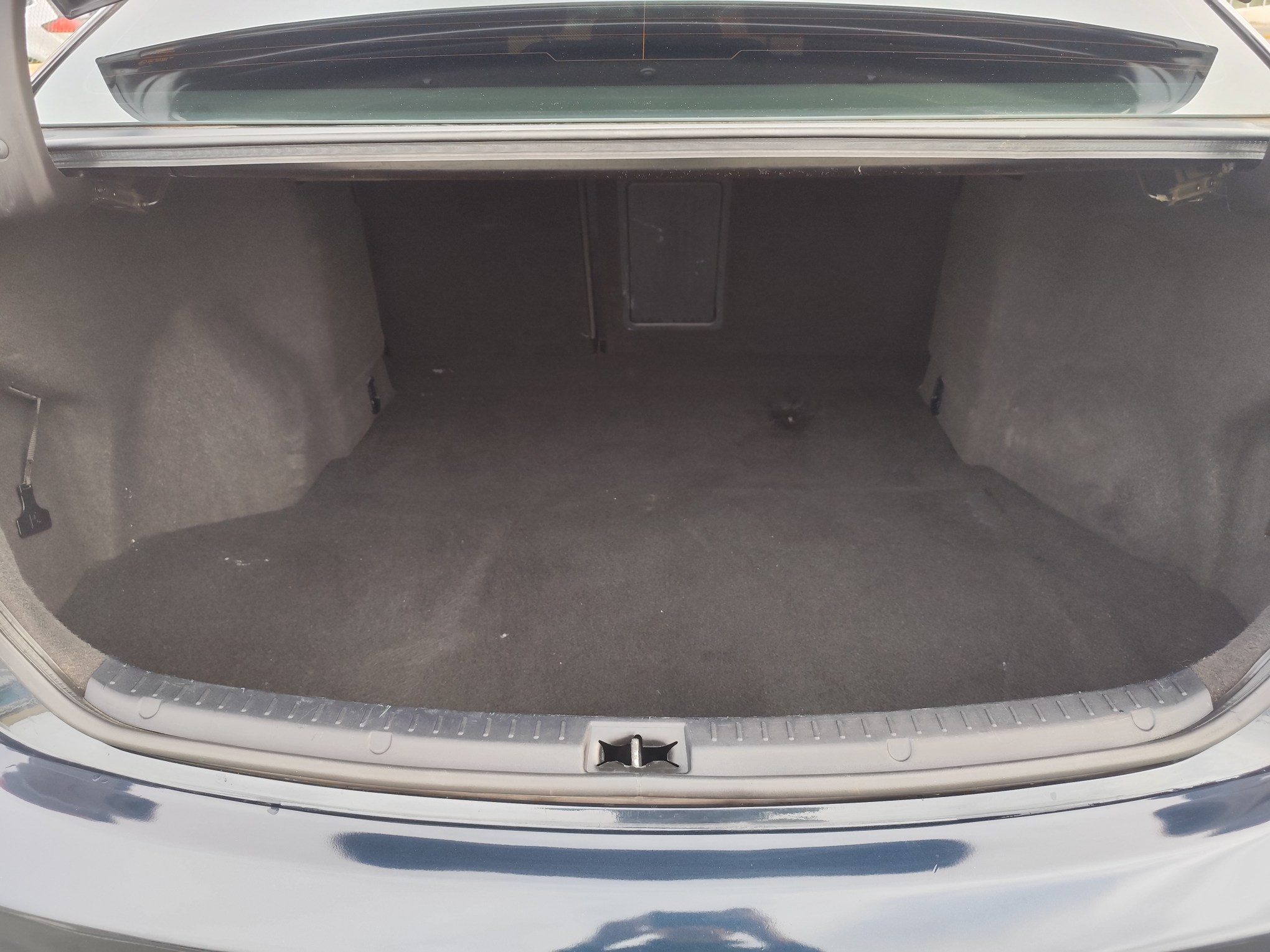 TOYOTA AVENSIS 2.0 DIESEL 126 CV 213.000 KM 2011 MANUAL