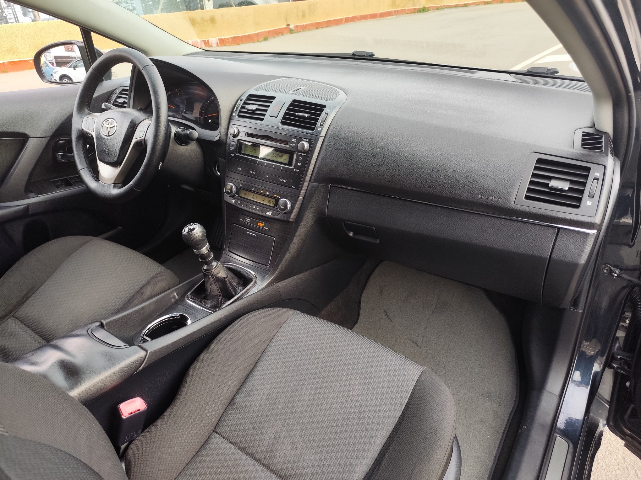 TOYOTA AVENSIS 2.0 DIESEL 126 CV 213.000 KM 2011 MANUAL