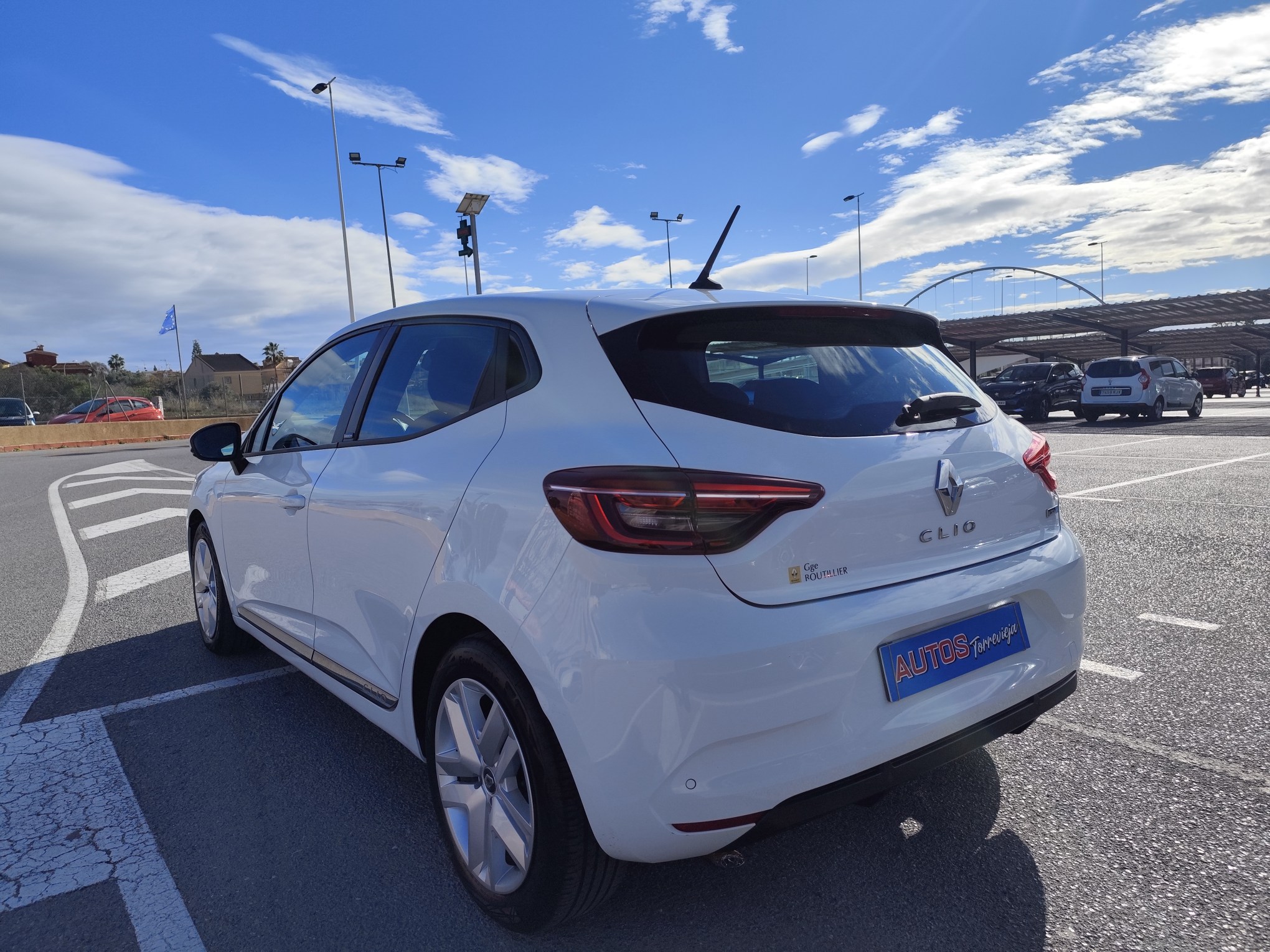 RENAULT CLIO E-TECH HYBRID 1.6 GASOLINA 140 CV 2021 113.000 KM AUTOMATICO
